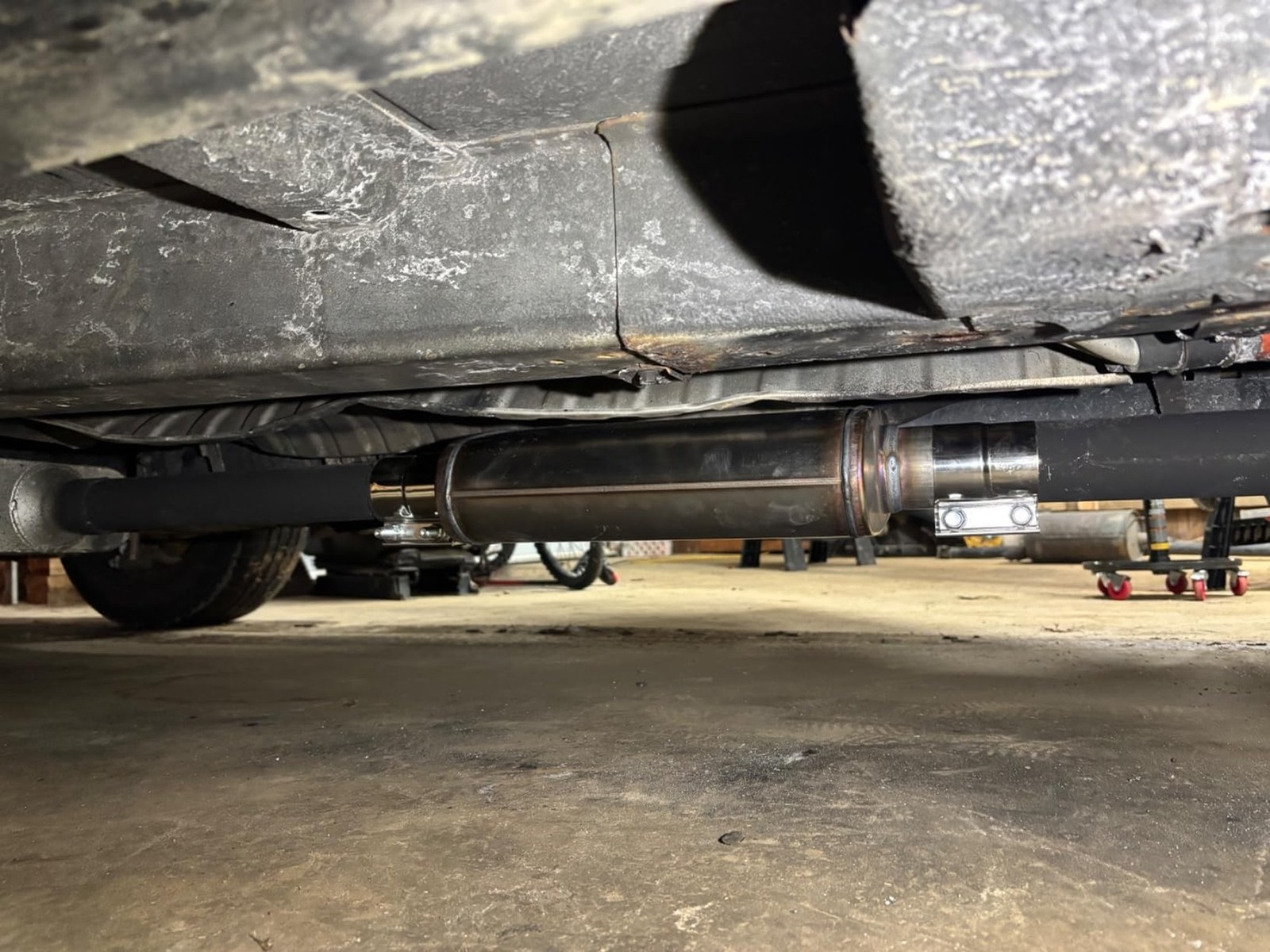 Universal 409 Stainless Performance Exhaust Muffler, single in dual out muffl…