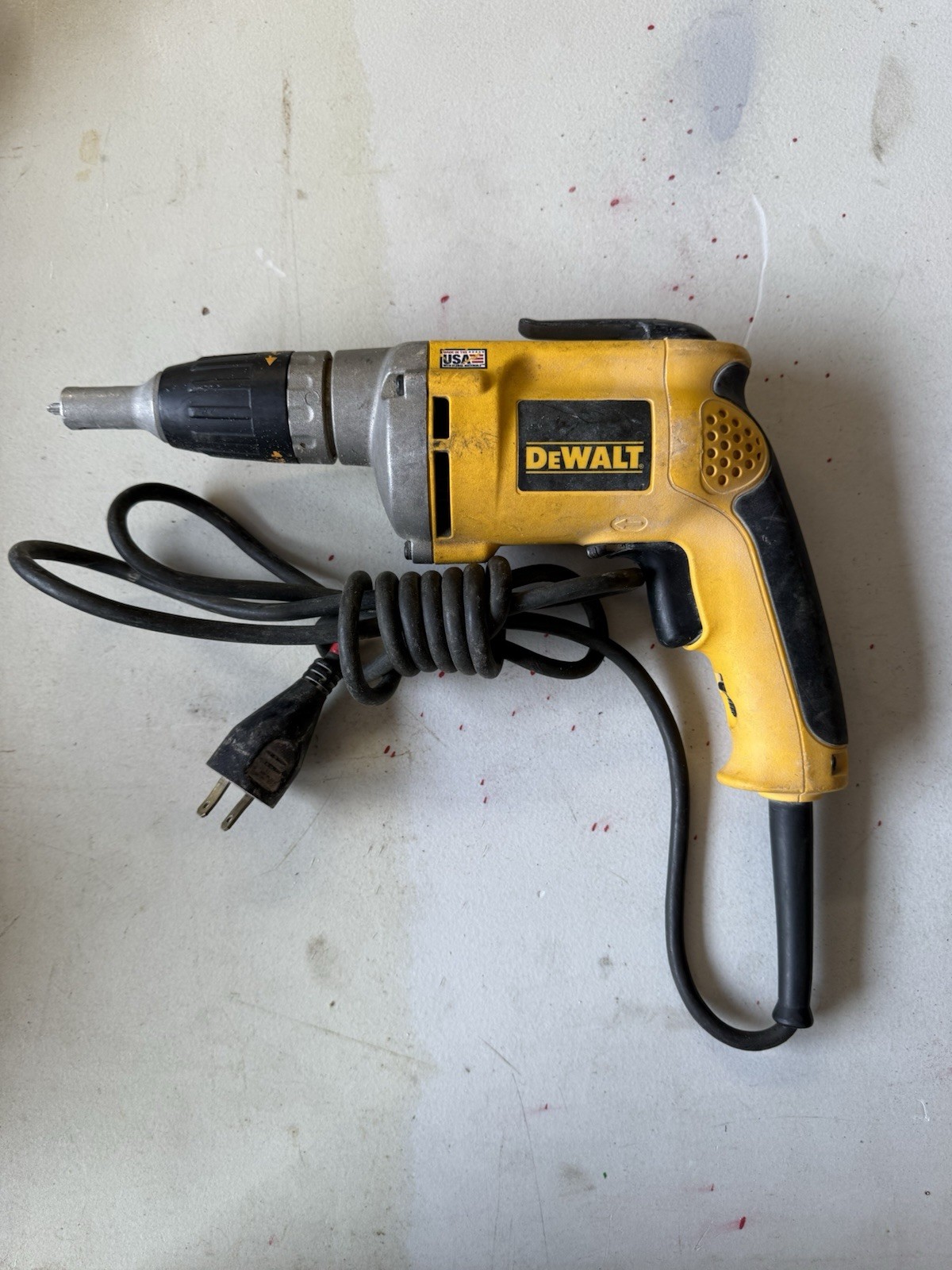 DEWALT DW272 4000RPM VSR Drywall Screwdriver Corded