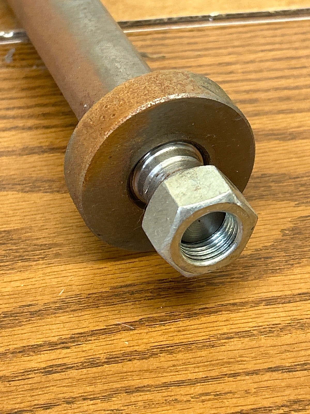DIXON SPINDLE SHAFT 539119693 READ Description Blade held on with nut