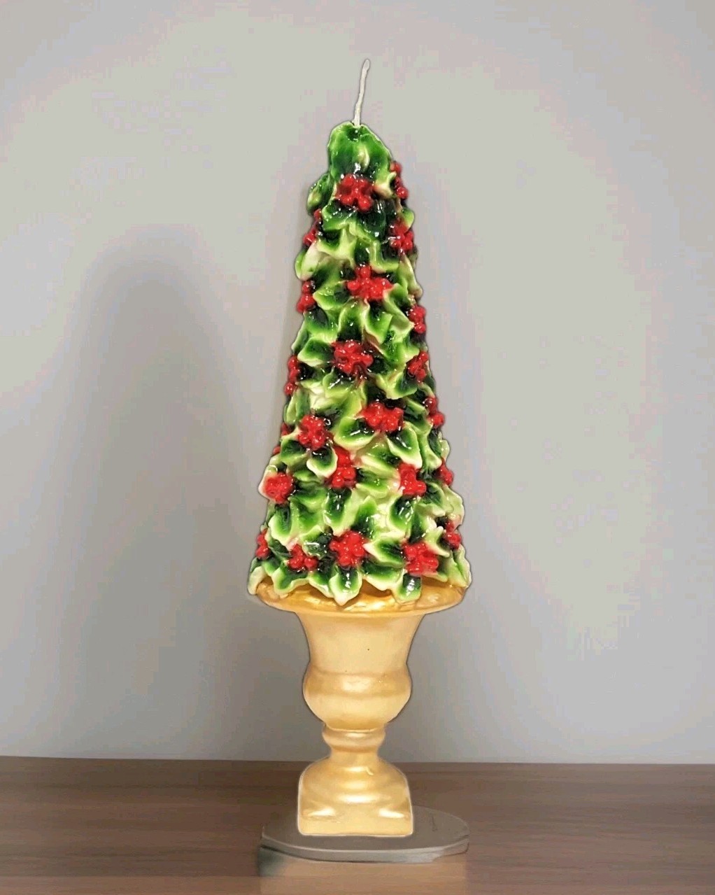 Williams Sonoma Holly Berry Tree Candle 17 3/4″ NIB 60 HR Italy Christmas