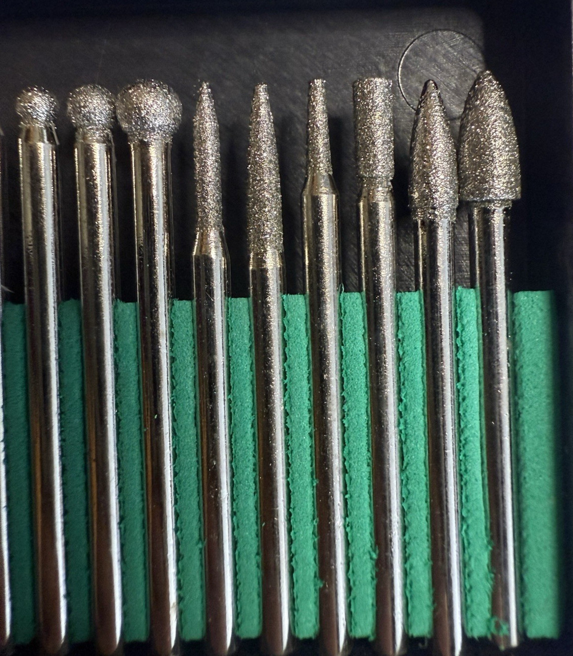 SE 30 Piece Assorted Diamond Coated Tip Burrs Set 1/8″ Shank 120 Grit ~ 82327DB