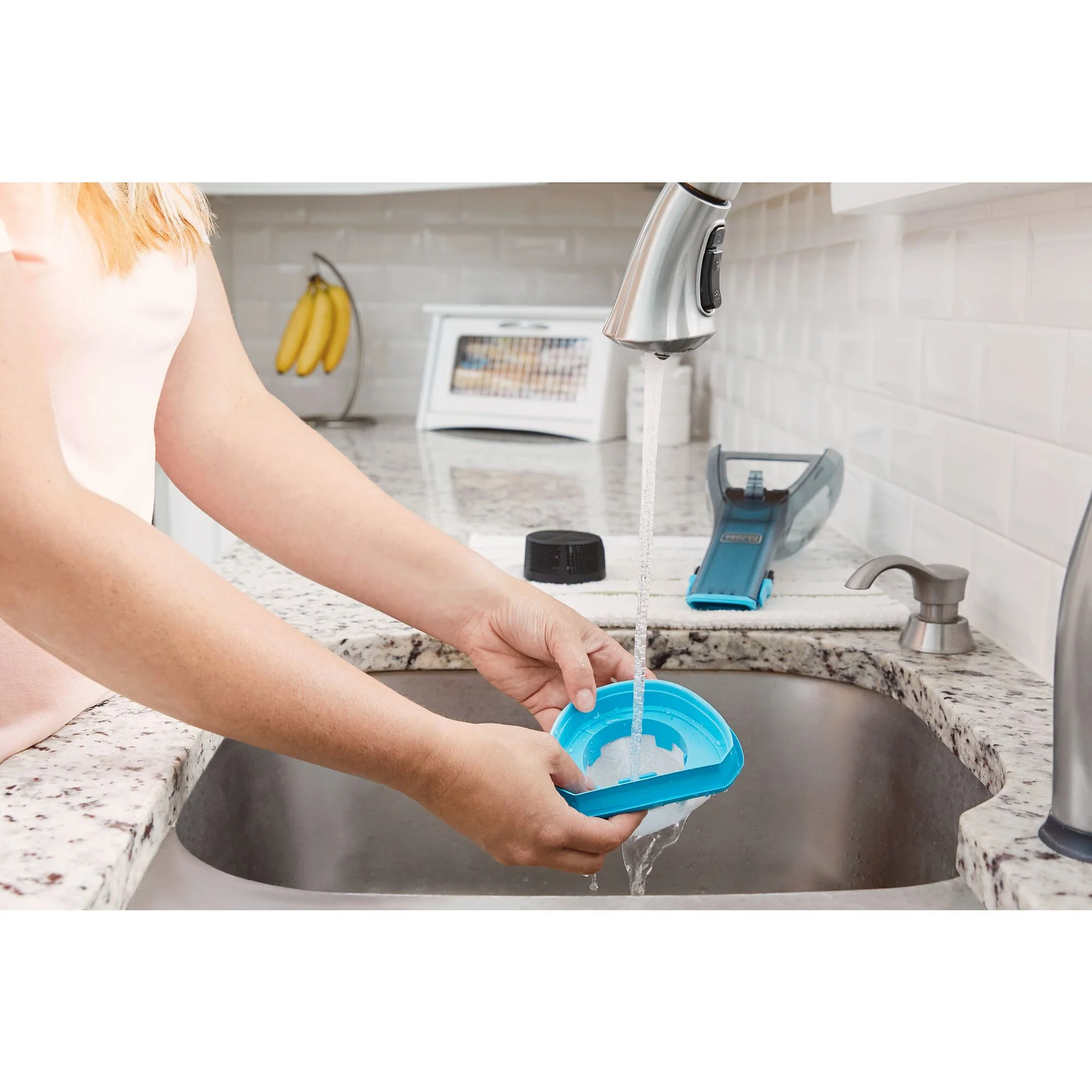 BLACK+DECKER dustbuster® detailer™ Cordless Hand Vacuum – HLVA315J00W