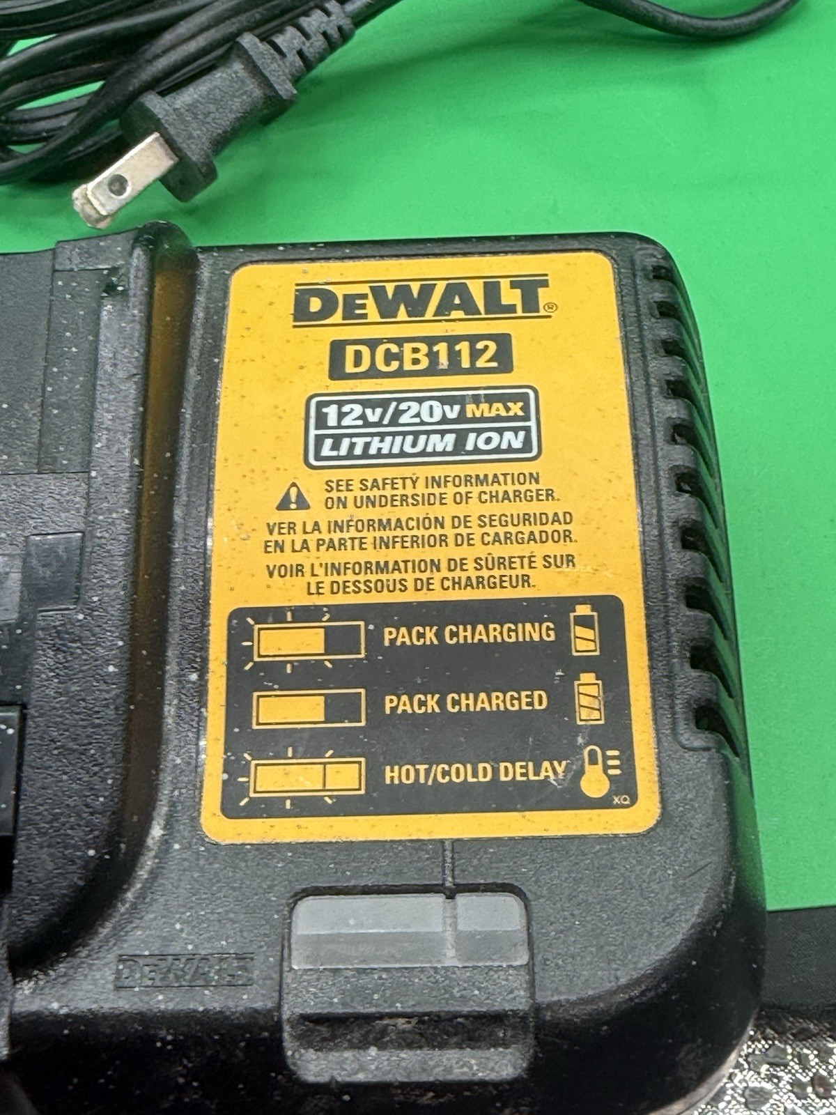Genuine Dewalt DCB112 12V-20V Li-Ion Battery Charger DCB101 DCB105 DCB107 Tested