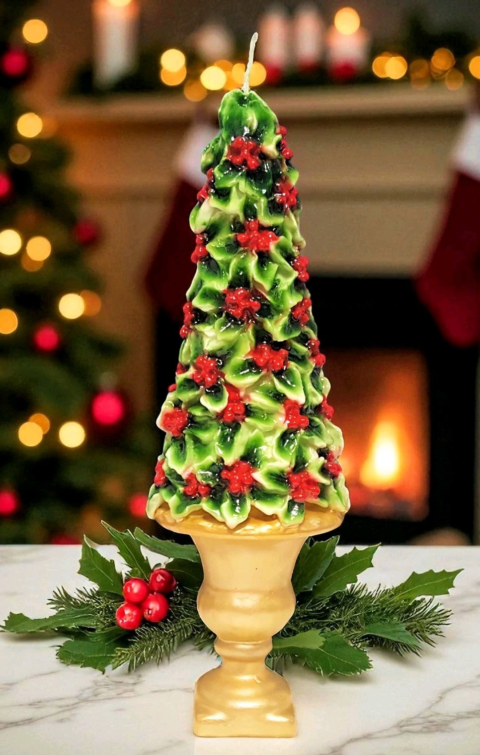 Williams Sonoma Holly Berry Tree Candle 17 3/4″ NIB 60 HR Italy Christmas