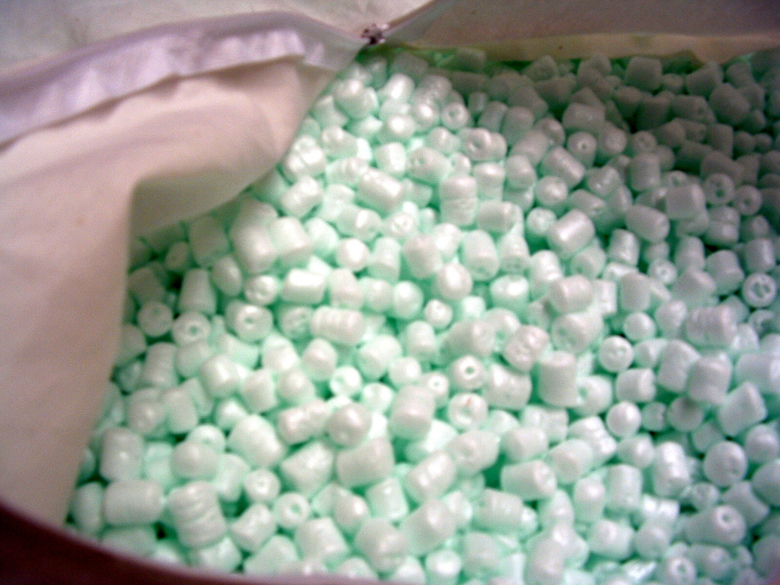 Eco-Friendly Polystyrene Beads – Non-Toxic Virgin Recycled Bean Bag Chair Fill