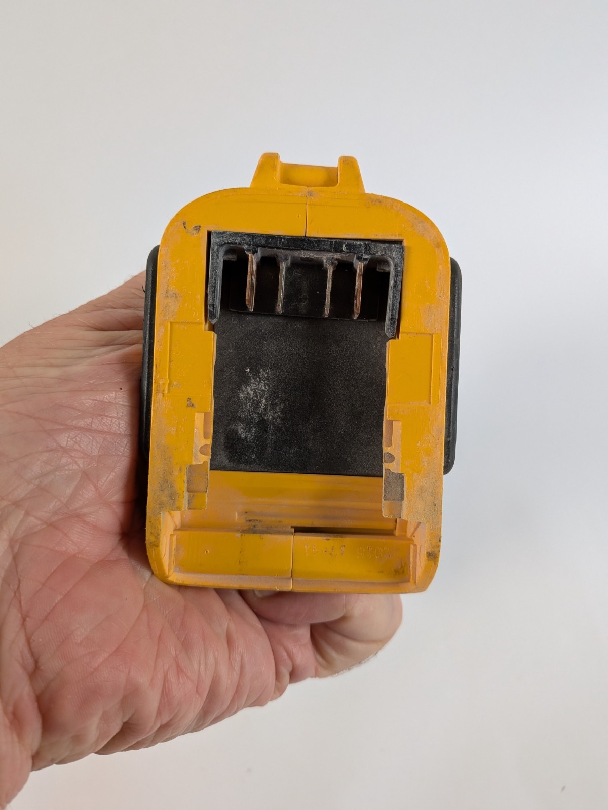 DeWALT DCF885 20V Max 1/4″ Impact Driver – Bare Tool FOR PARTS ONLY SEE VIDEO
