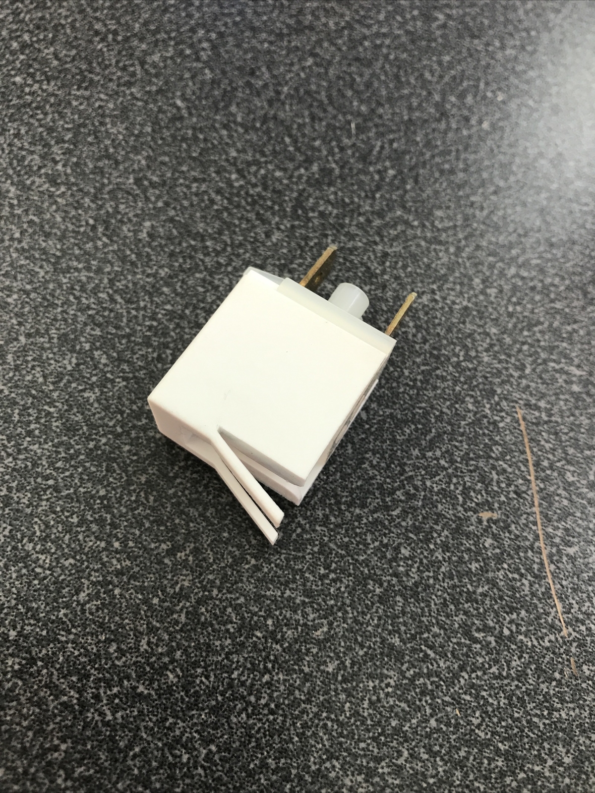 WHIRLPOOL RANGE LIGHT INDICATOR OEM P/N WP8523266 8523266 4438102 9763500 250V