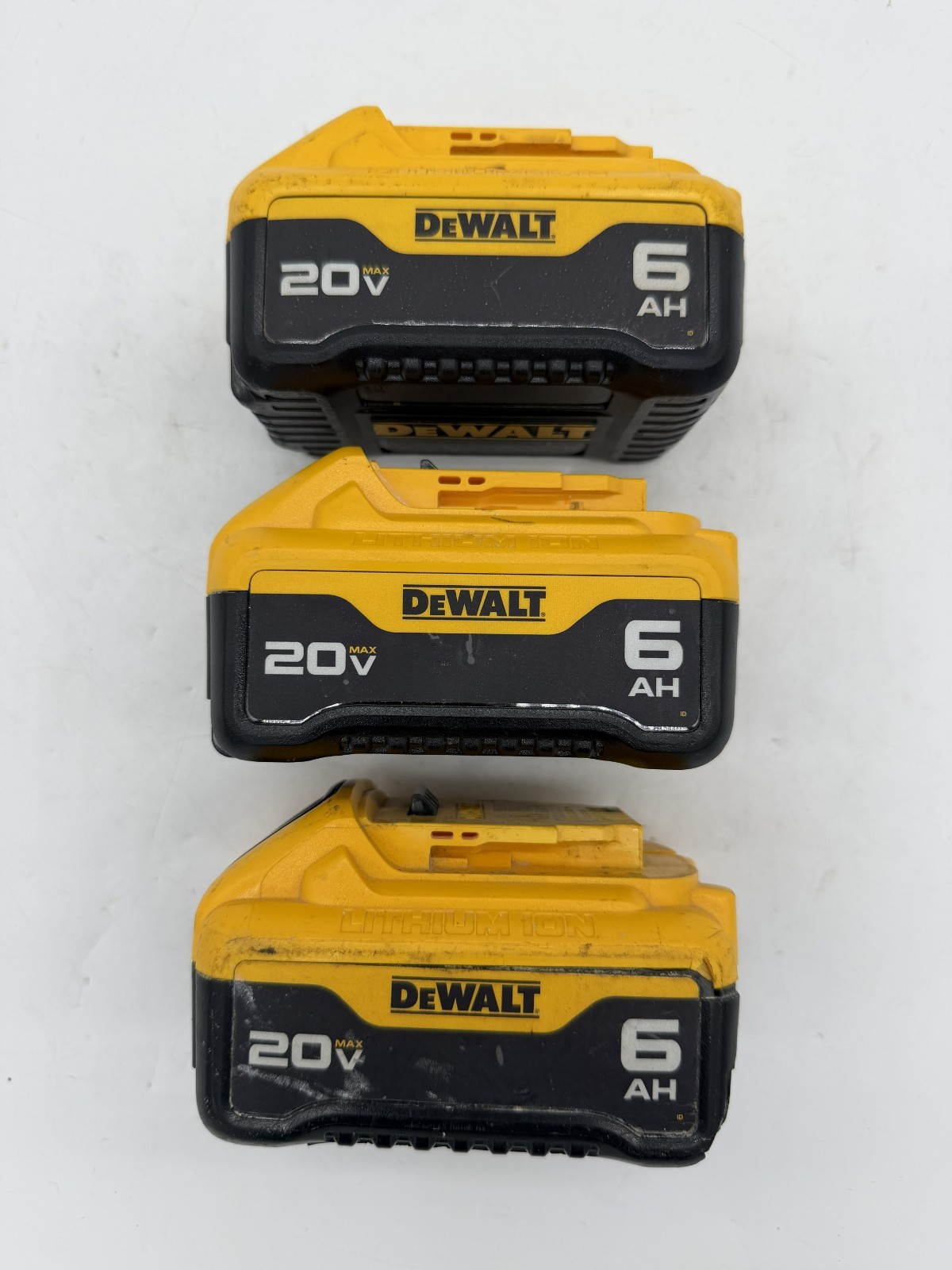 DeWalt DCB206 (Lot of 3) 6.0Ah 20V Li-Ion Batteries