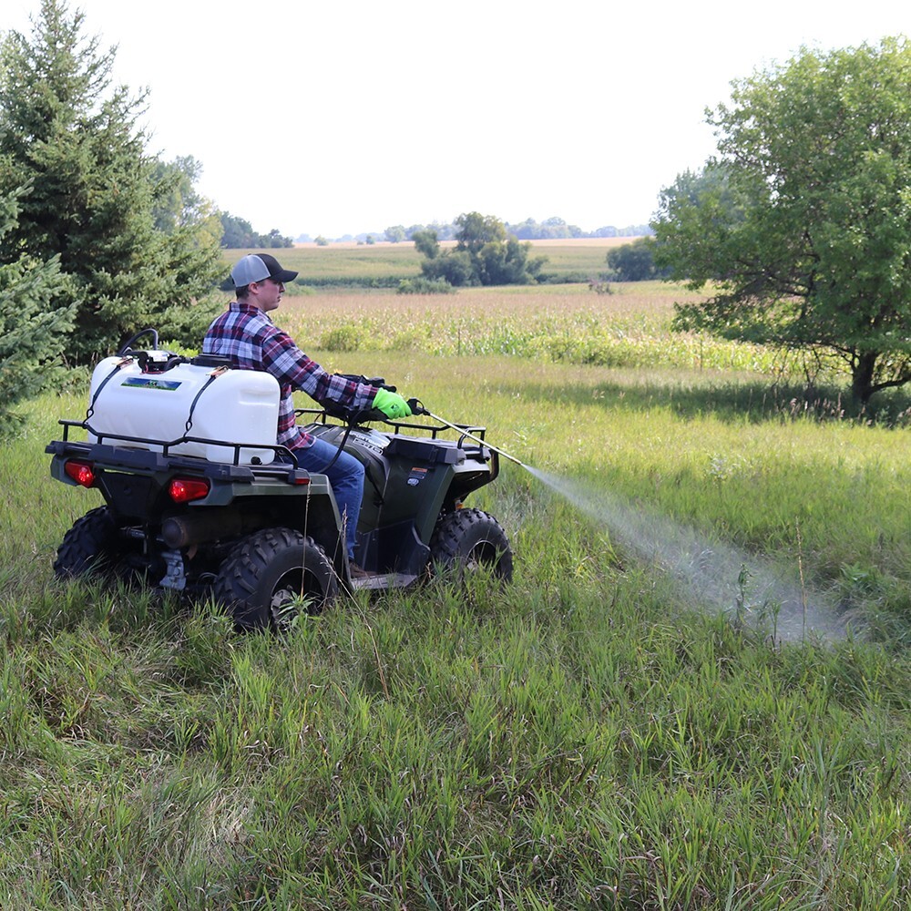 Master MFG 25-Gallon Deluxe Spot Sprayer for ATV’s & UTV’S, 2.2 GPM, 70 PSI