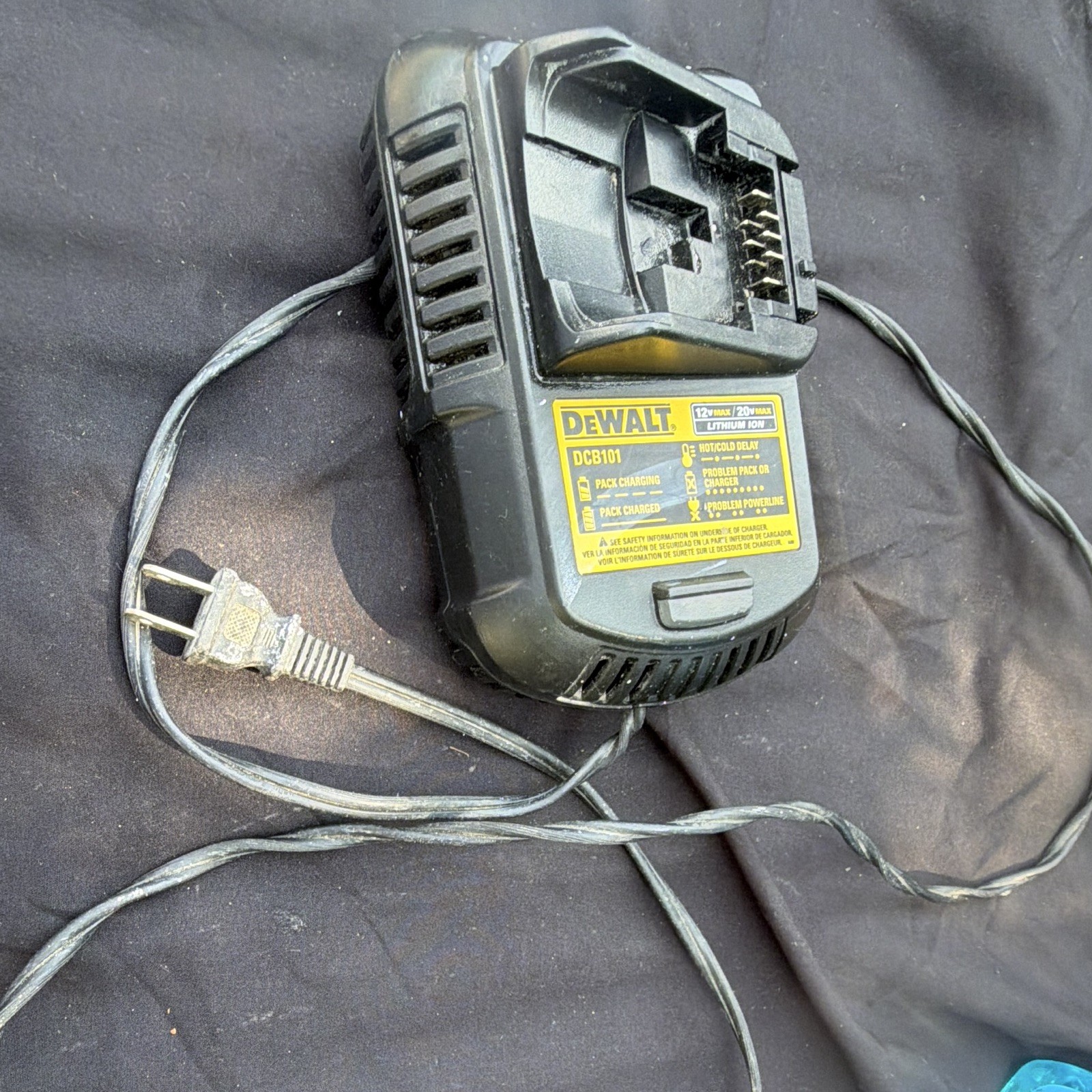 DEWALT DCB101 12V/20V MAX Corded Lithium-Ion Battery Charger, Black
