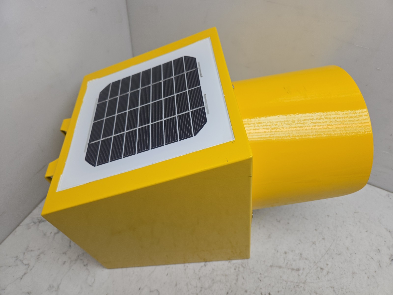 Lumastrobe 8″ Led Traffic Light Solar See Pictures Read Description