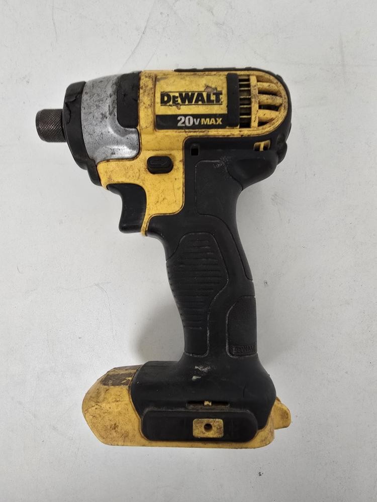 20V MAX 1/4″ Impact Driver DCF885B Tool-Only (P08038039)