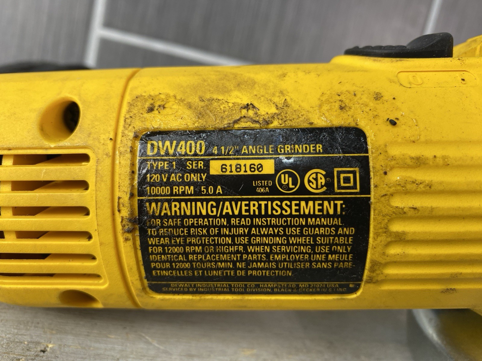DeWalt DW400 4-1/2″ Angle Grinder 5amp 10,000pm Corded 120V w/aux handle & guard