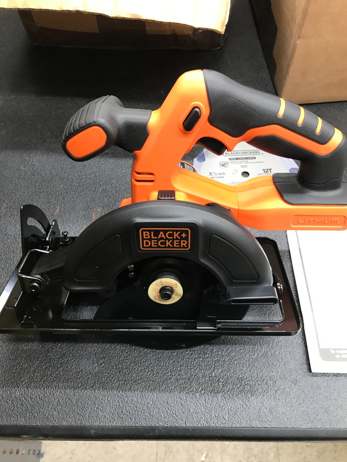 BLACK+DECKER 20V MAX* 5-1/2 In. Circular Saw – BDCCS20