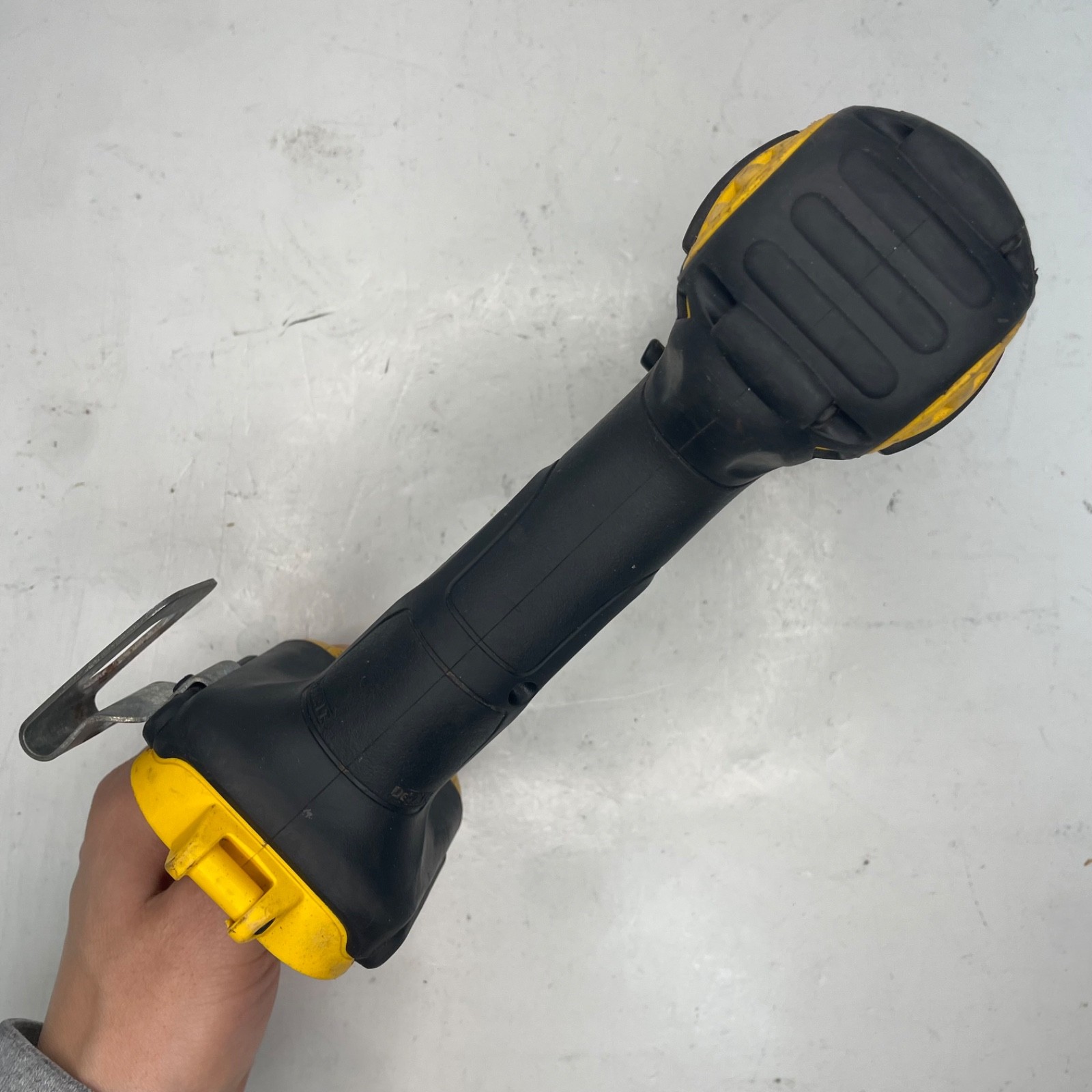 DeWalt DCF885 20V Impact Driver 1/4″ Brushed Tool Only w Belt Clip – Tested