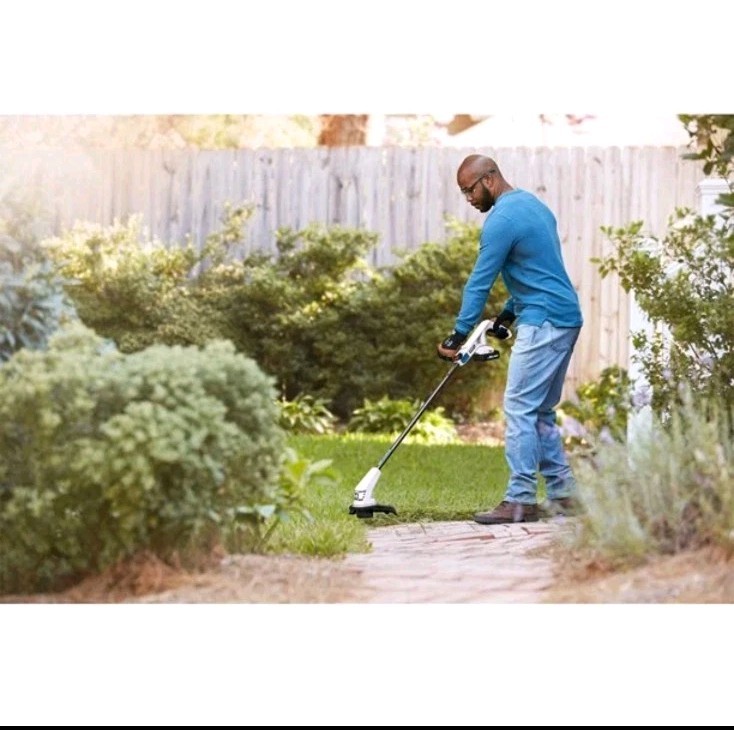 HART HGCK0218VNM 20-Volt 10-inch String Trimmer/Bazooka Blower Combo Kit