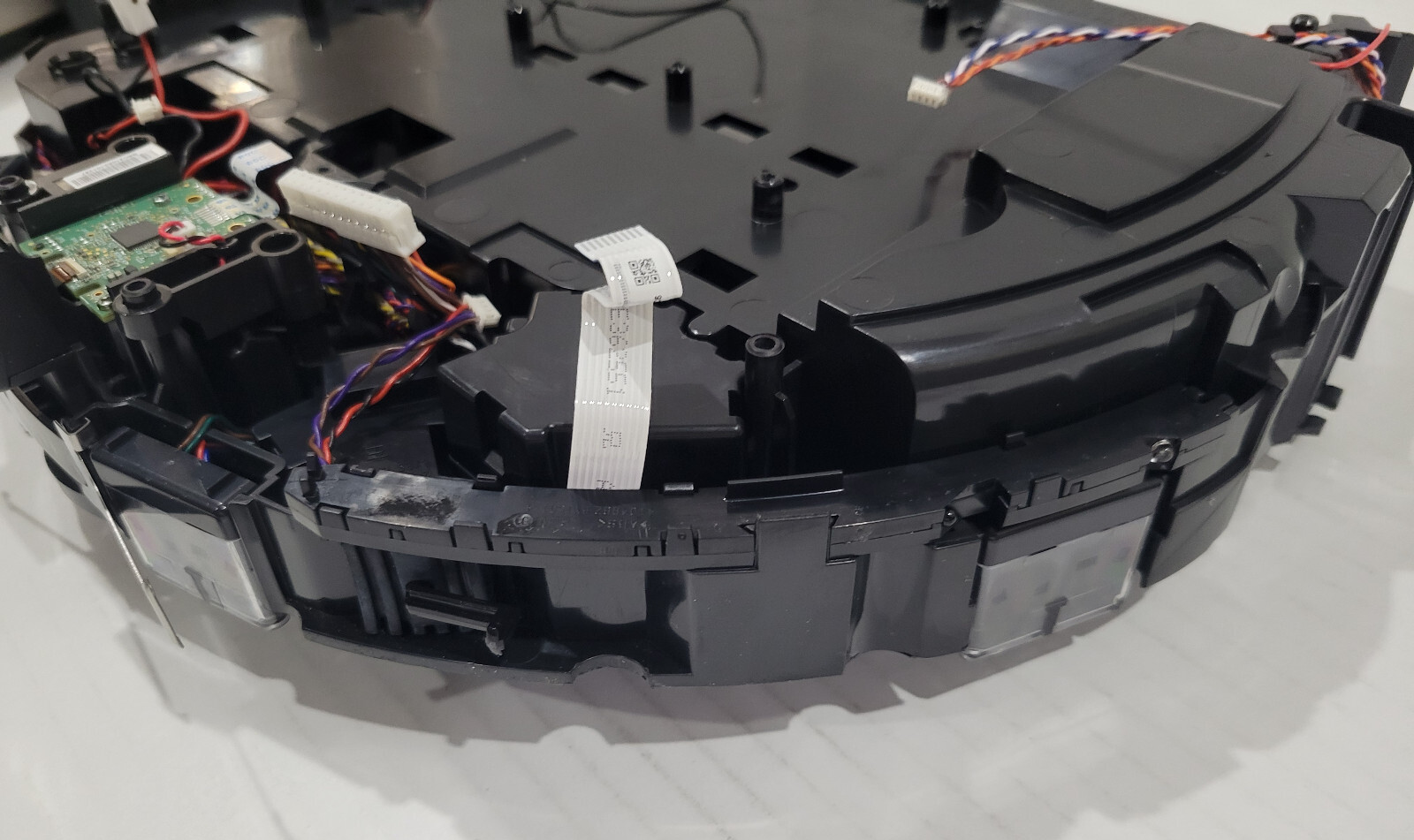 iRobot Roomba J7 Vacuum Barebones (Camera All Sensors Bumper And All covers)