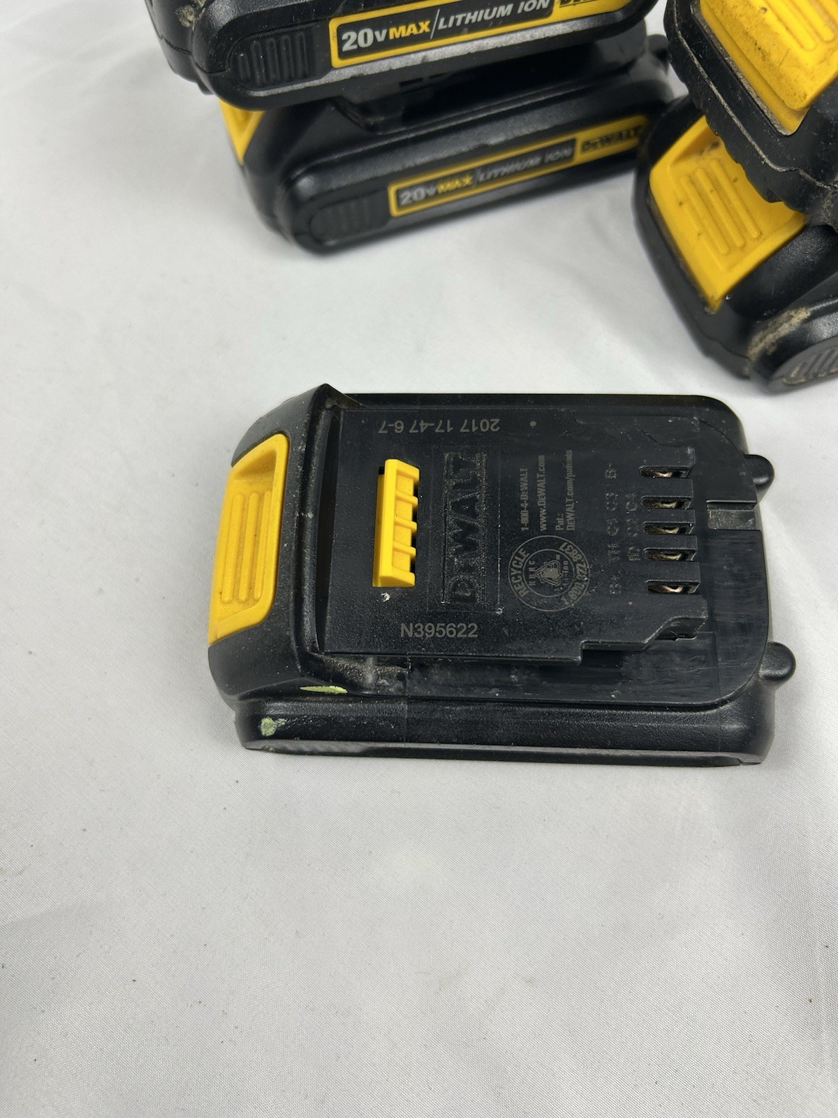 Dewalt DCB207 20V Max Battery Lithium Ion 20 Volt Battery 1.3 Ah 1 Per Order!!