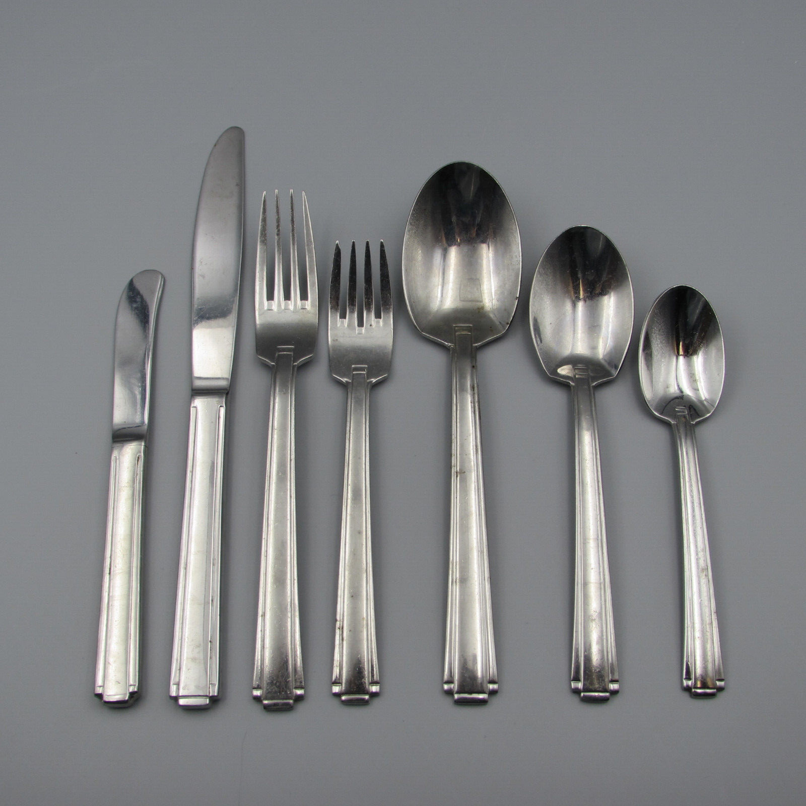 Oneida 18/10 Stainless Flatware ETAGE (GLOSSY) Service for Twelve – 84pc Set *