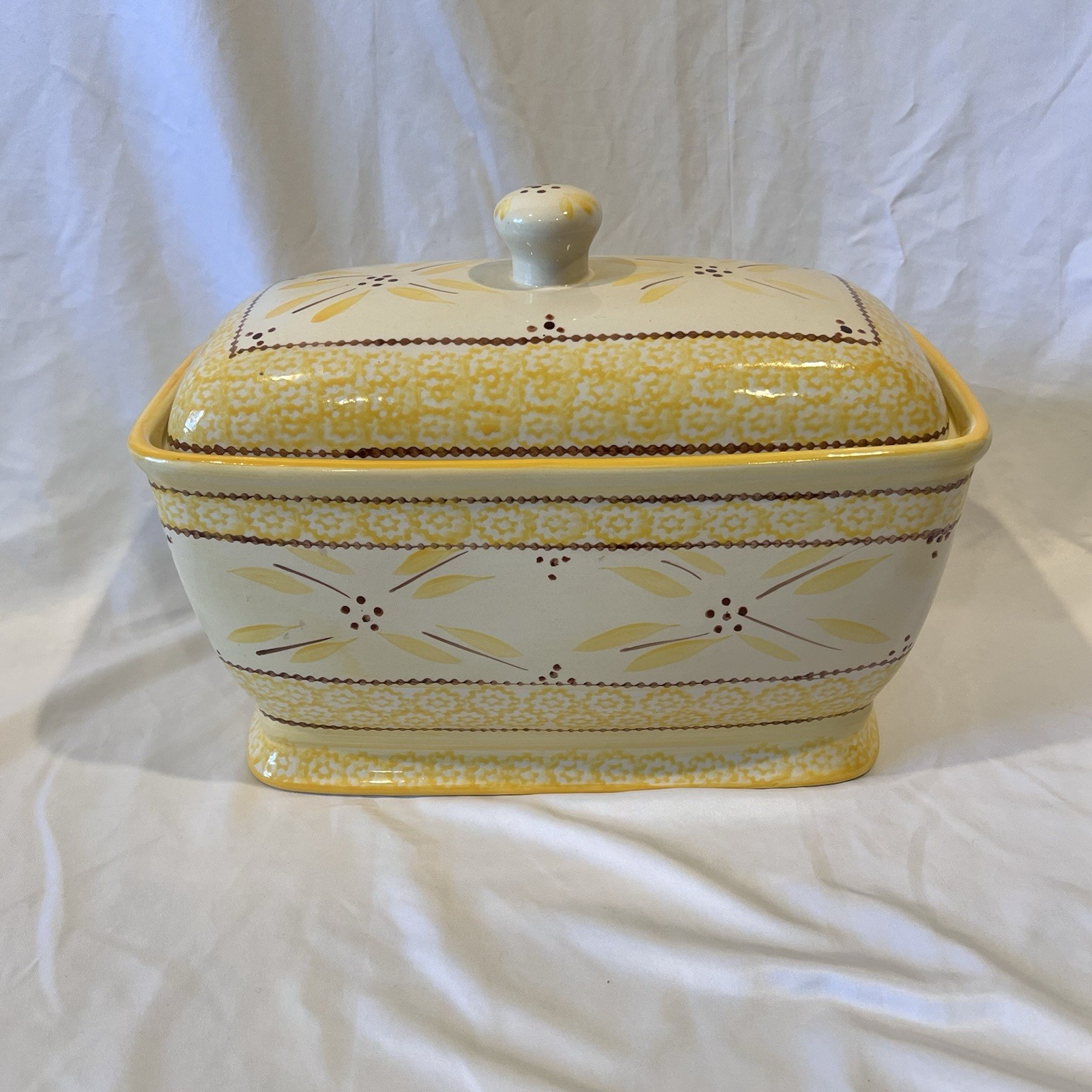 Temp-tations Old World Yellow Covered Bread Box 13” Tara Ovenware Vintage