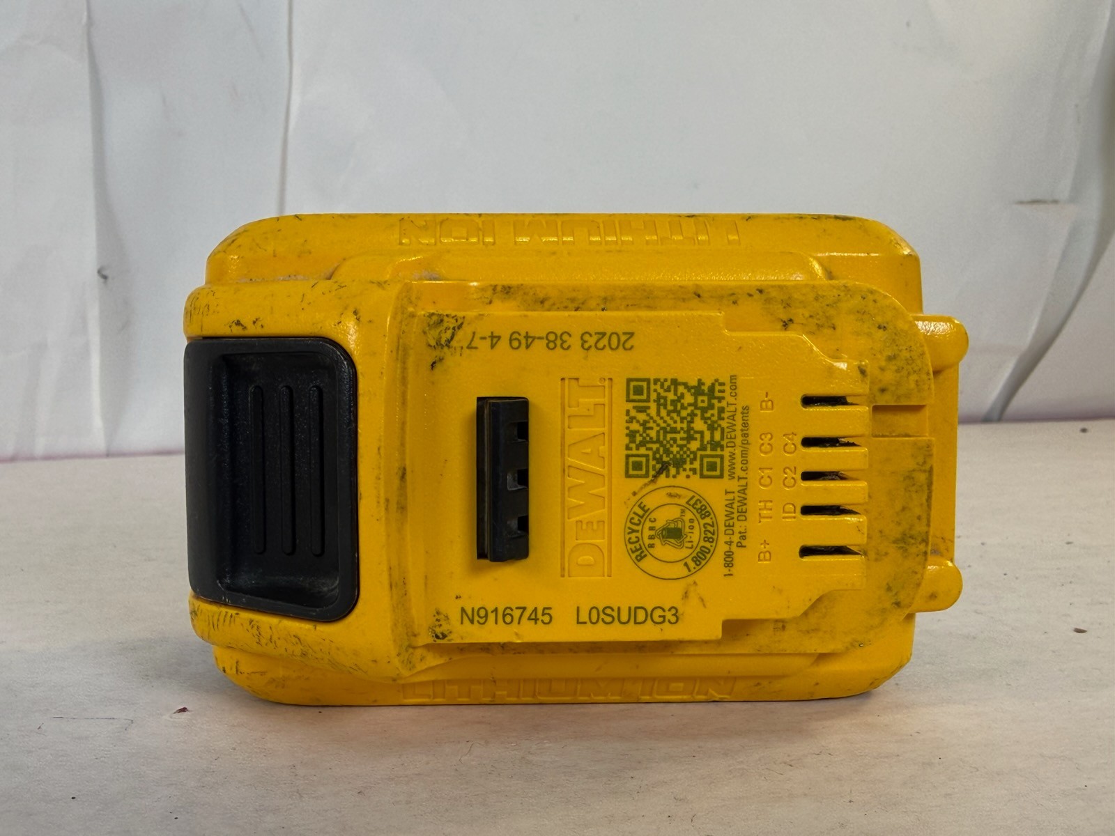 DEWALT DCB206 20V MAX XR 6Ah Lithium Ion Battery Type 2 Tested Working