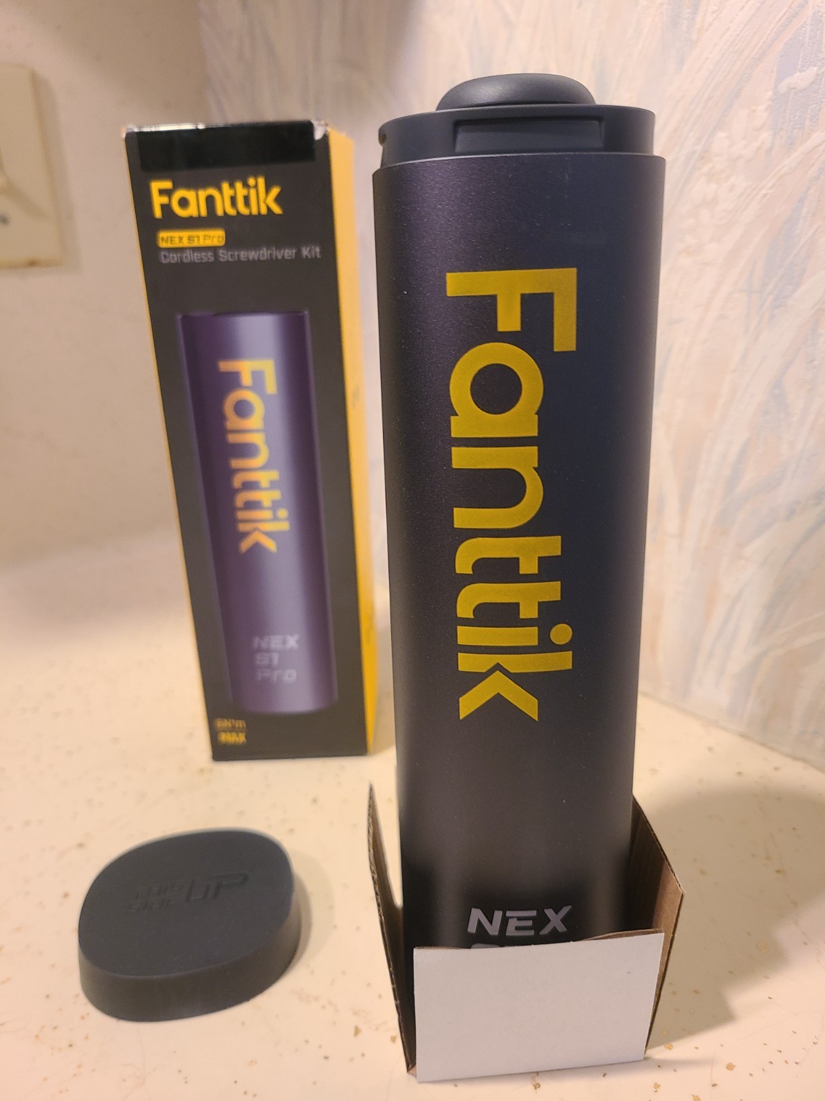 Fanttik S1 Pro 3.7V Electric Screwdriver, Cordless Screwdriver, 16 S2 Metal Bits