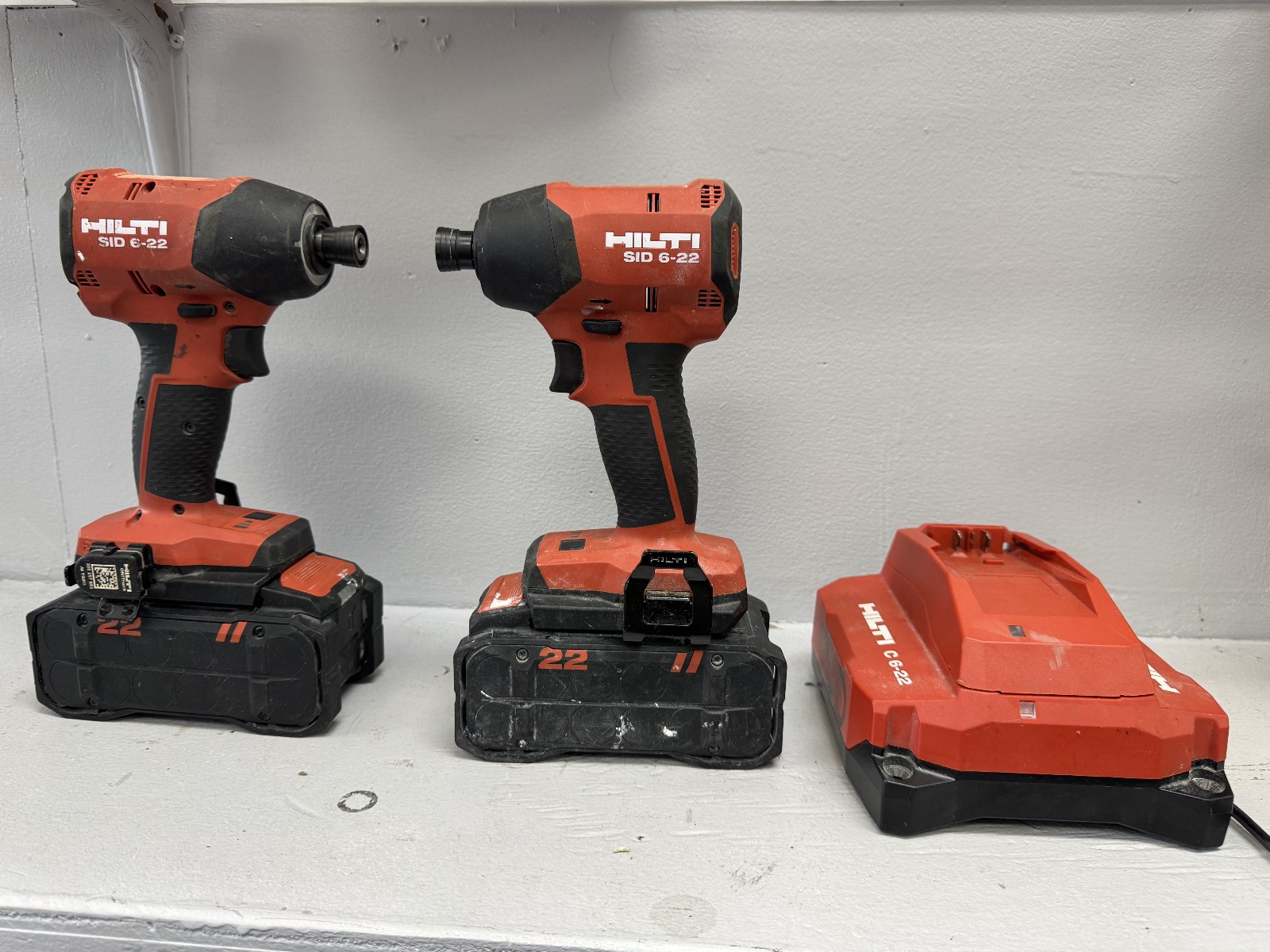 2 x Hilti SID 6-22 Impact Drivers w/ B 22-195 Batteries and Charger