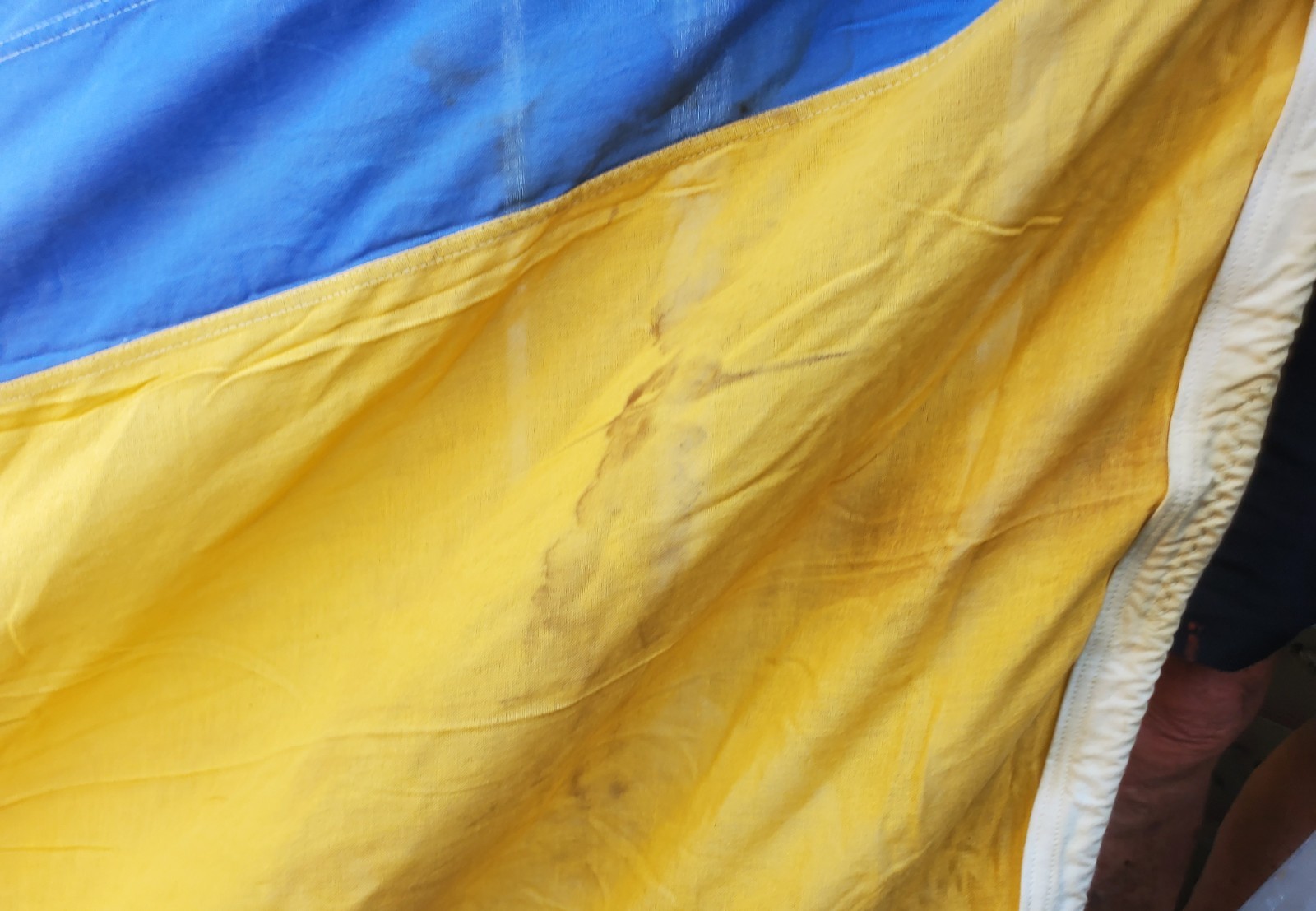 Sweden Swallow-tail Navy Flag 9′ x 16′ (108″ x 192″) (274cm x 488cm)