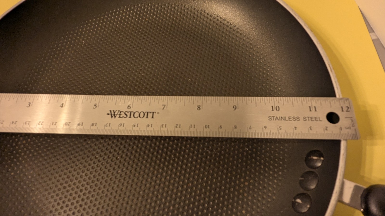 Brand ? Un-Flat SHALLOW Texture Coated 12″ Frypan & Lid. But Much Life Left