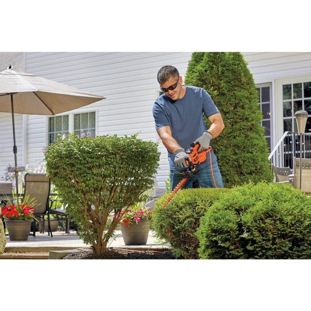 BLACK+DECKER 17 in. 3.2 Amp Corded Dual Action Electric Hedge Trimmer