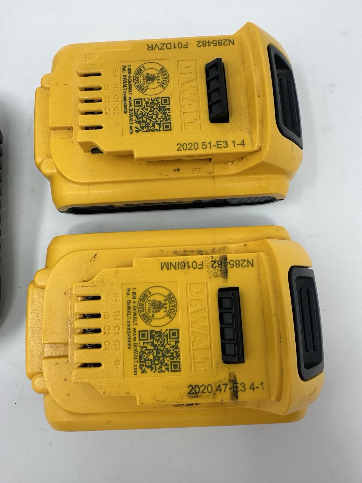 DeWALT TWO DCB203 20V MAX 2 Ah Li-Ion Batteries & DCB112 Charger for 20v used