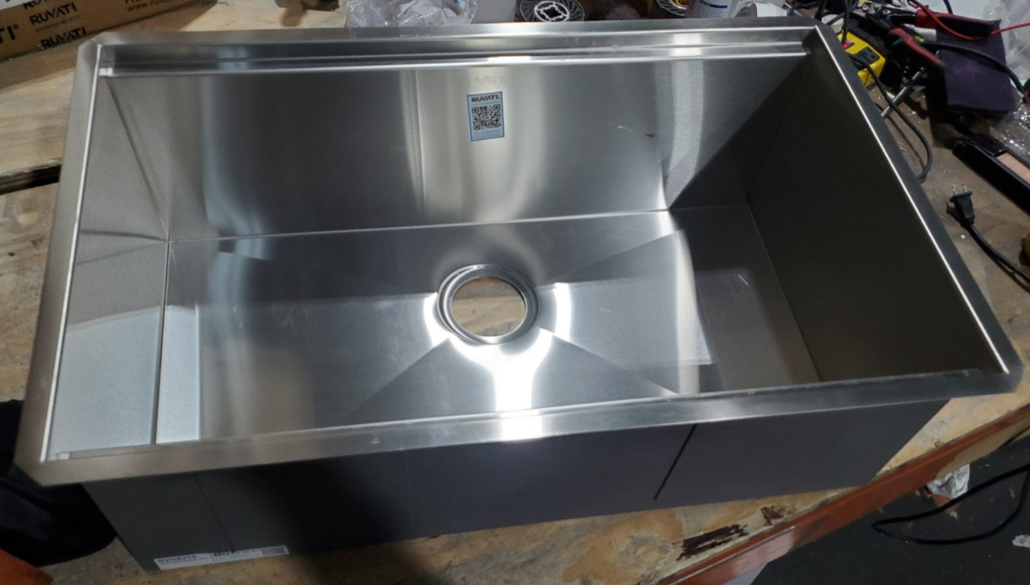 Ruvati 30-inch Workstation Undermount Gauge Kitchen Sink- RVH8310 (136296)