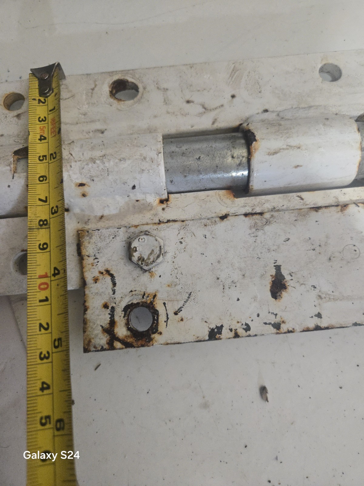 4 in wide 16″ Long Steel Heavy Duty Hinges Knotched To Lock In Place