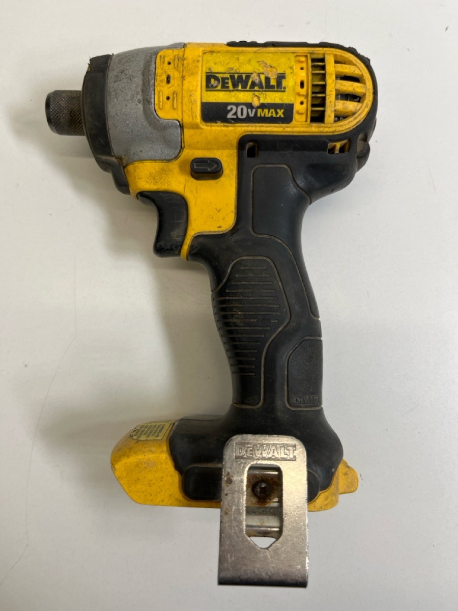 20V 1/4″ DEWALT IMPACT DRIVER (P06036540)