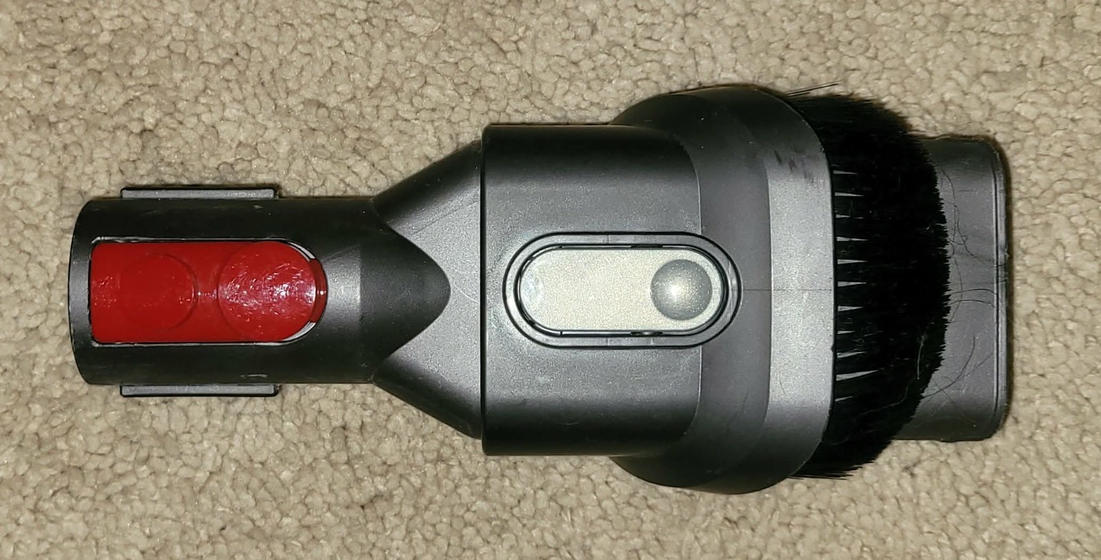 Dyson V15 Detect Cordless Vacuum, Illumination Reveals dust