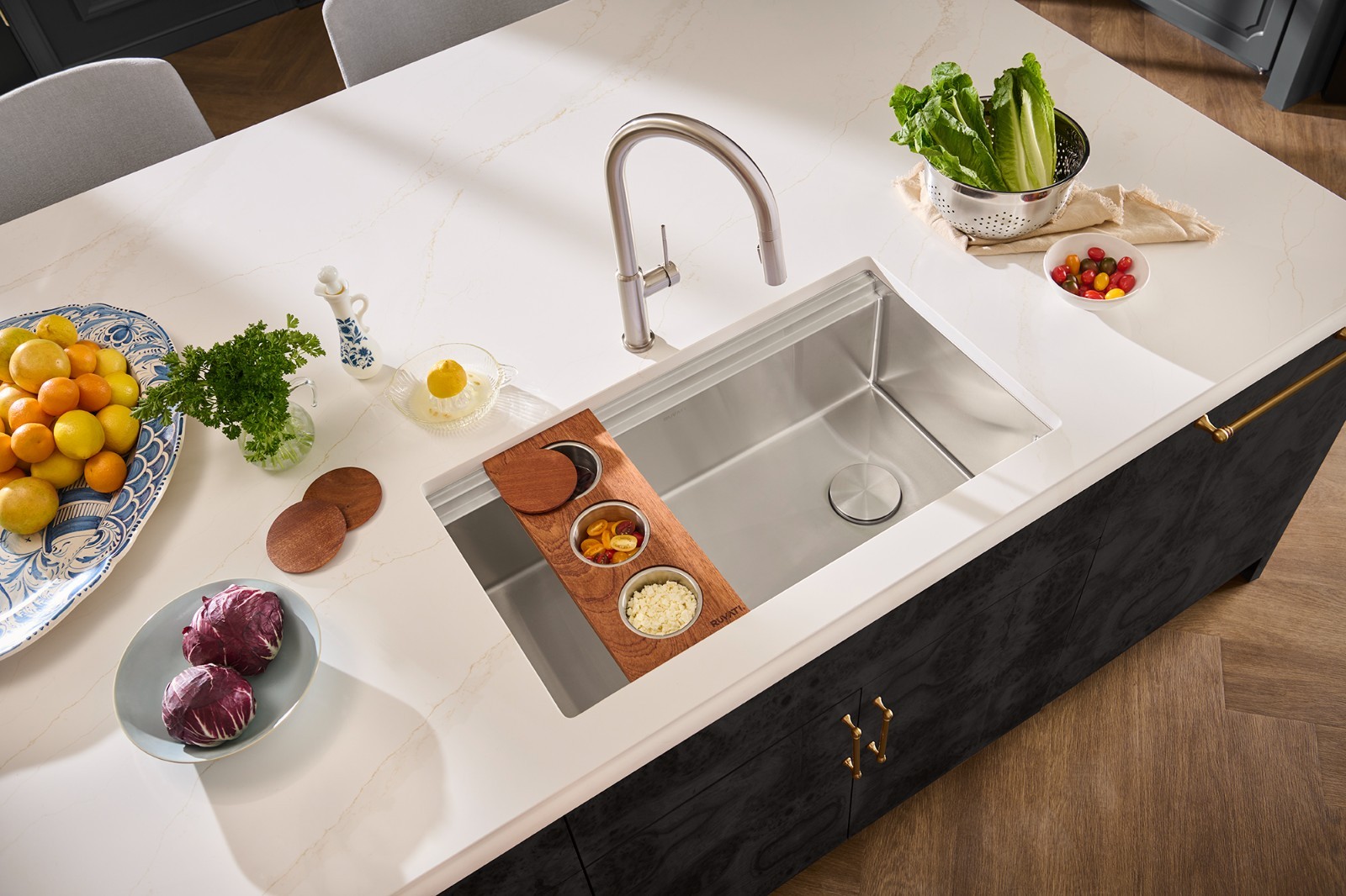 Ruvati 33″ Workstation Two-Tiered Ledge Undermount Kitchen Sink – RVH6222ST