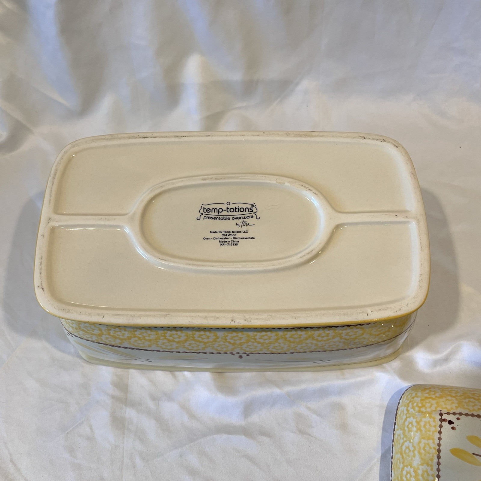 Temp-tations Old World Yellow Covered Bread Box 13” Tara Ovenware Vintage