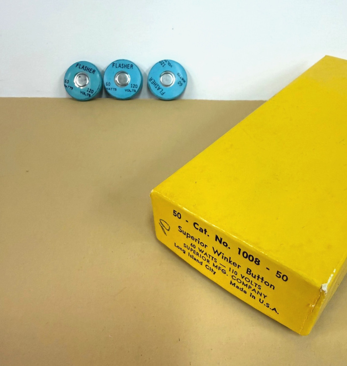 Winker FLASHER Twinkle BLINKING 60W 120V 60 Watts USA Superior Mfg Co NEW 1008