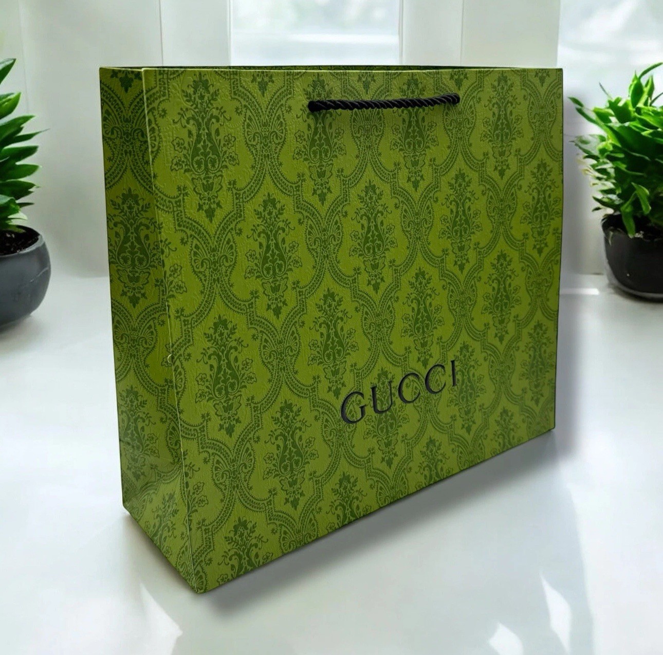 Classic Green Gucci Printed Med Shopping Gift Bag 12.75” x 11” x 4” Photoshoots