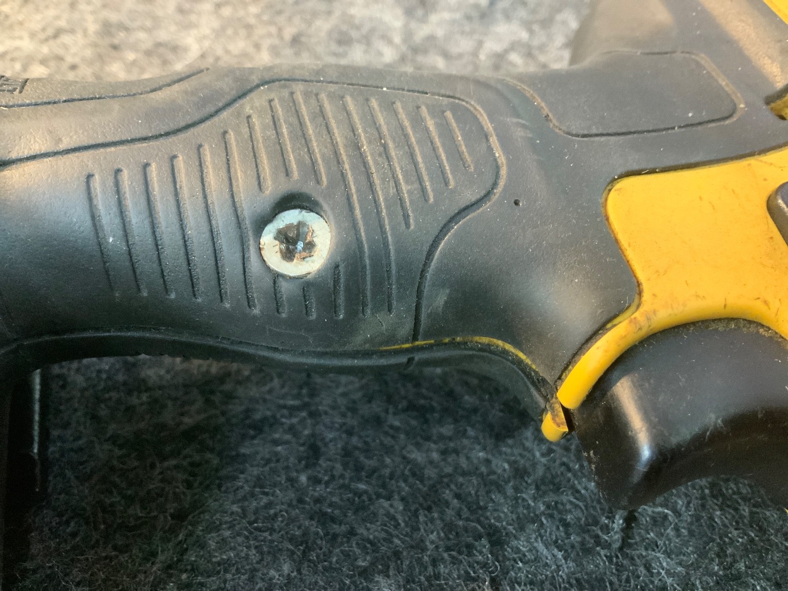 NEW DCF885 Dewalt 20V Max 1/4-in Compact Impact Driver DCF885B (Tool Only)