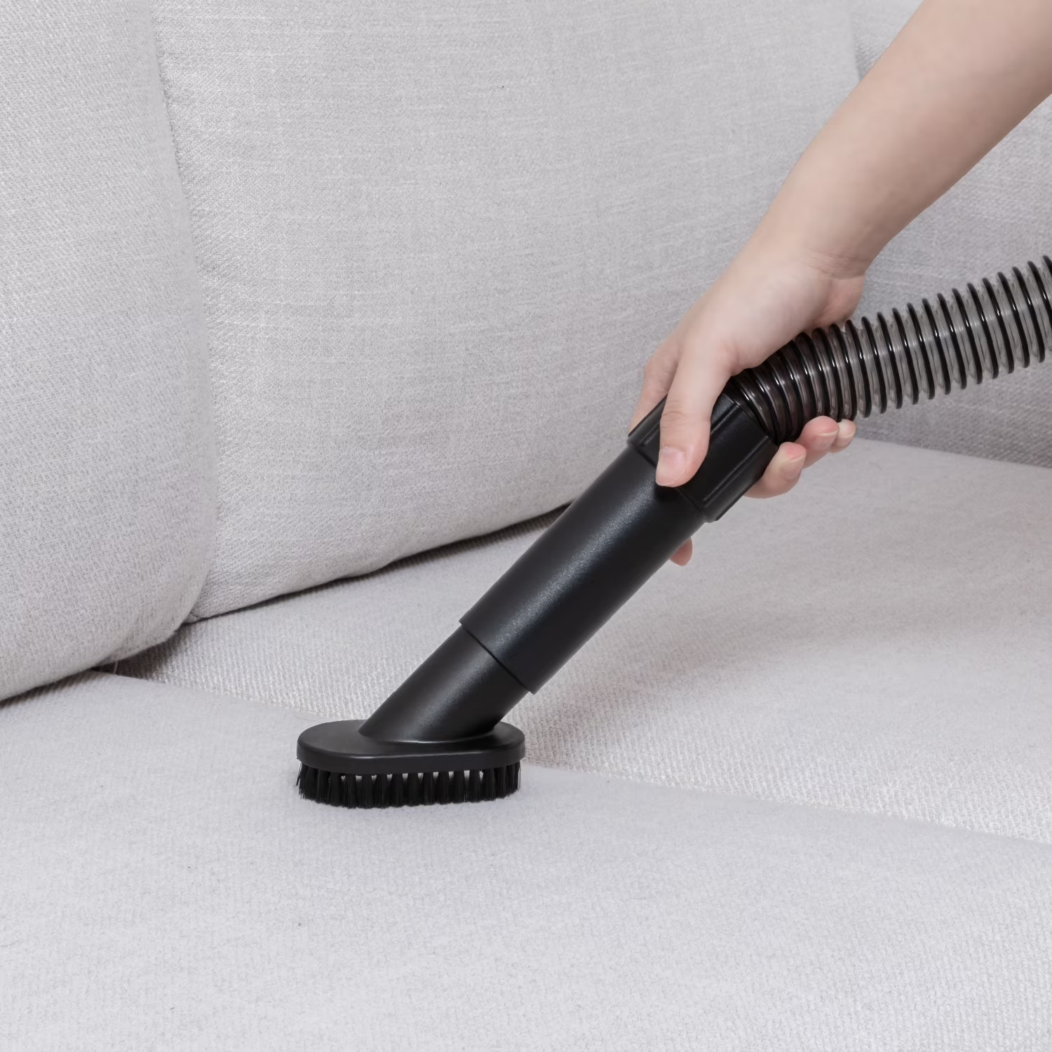 Eureka Airspeed Bagless Upright Vacuum Cleaner Compact and Lightweight, NEU100