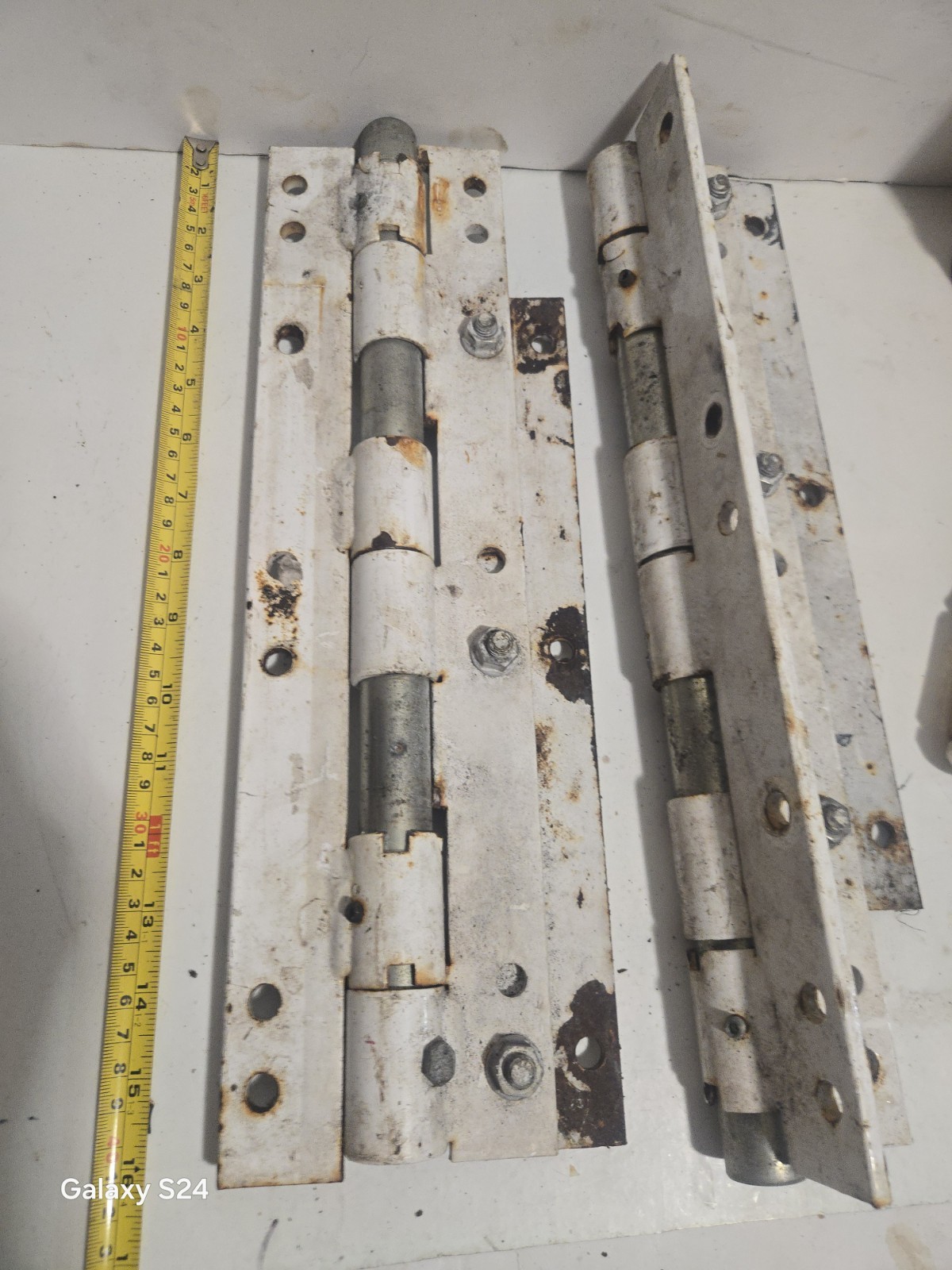 4 in wide 16″ Long Steel Heavy Duty Hinges Knotched To Lock In Place