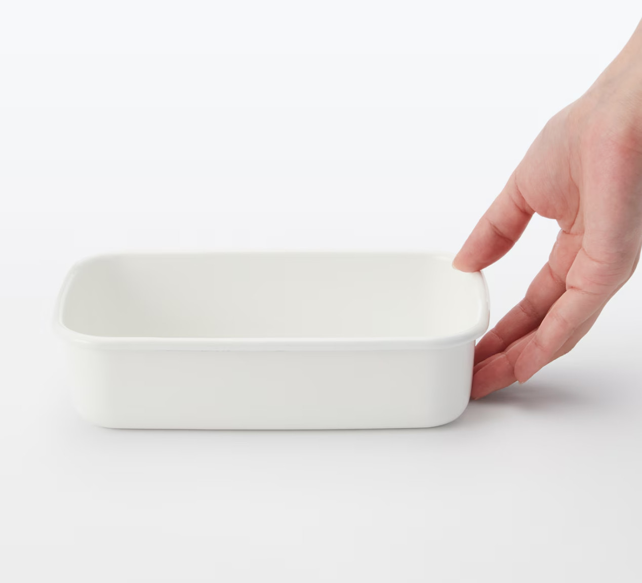 MUJI Enamel Storage Container with Valve Lid medium 630ml (11.5 x 19 x5cm)