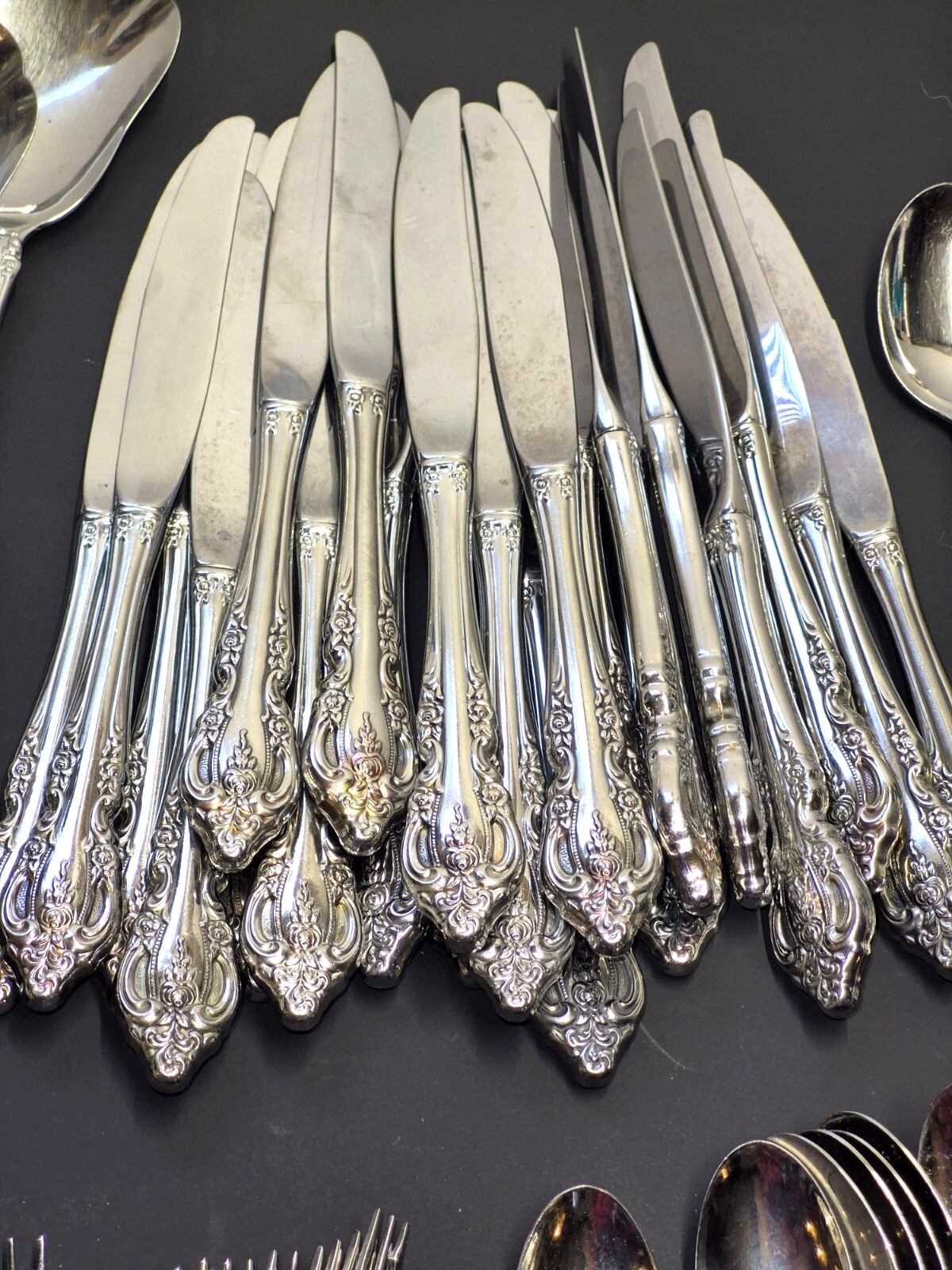 Vintage Oneida Community Brahms Flatware 144 Pieces See Description For List