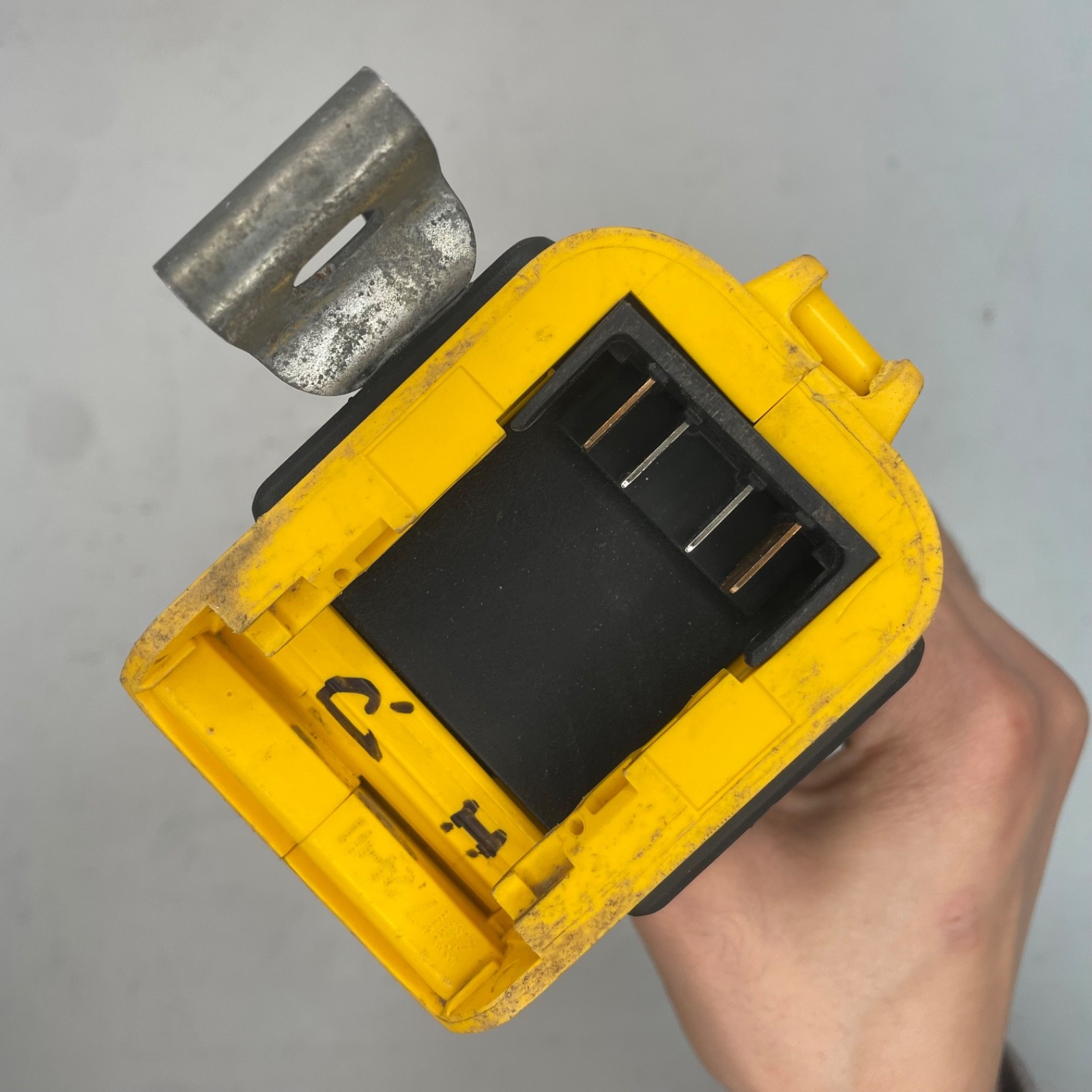 DeWalt DCF885 20V Impact Driver 1/4″ Brushed Tool Only w Belt Clip – Tested