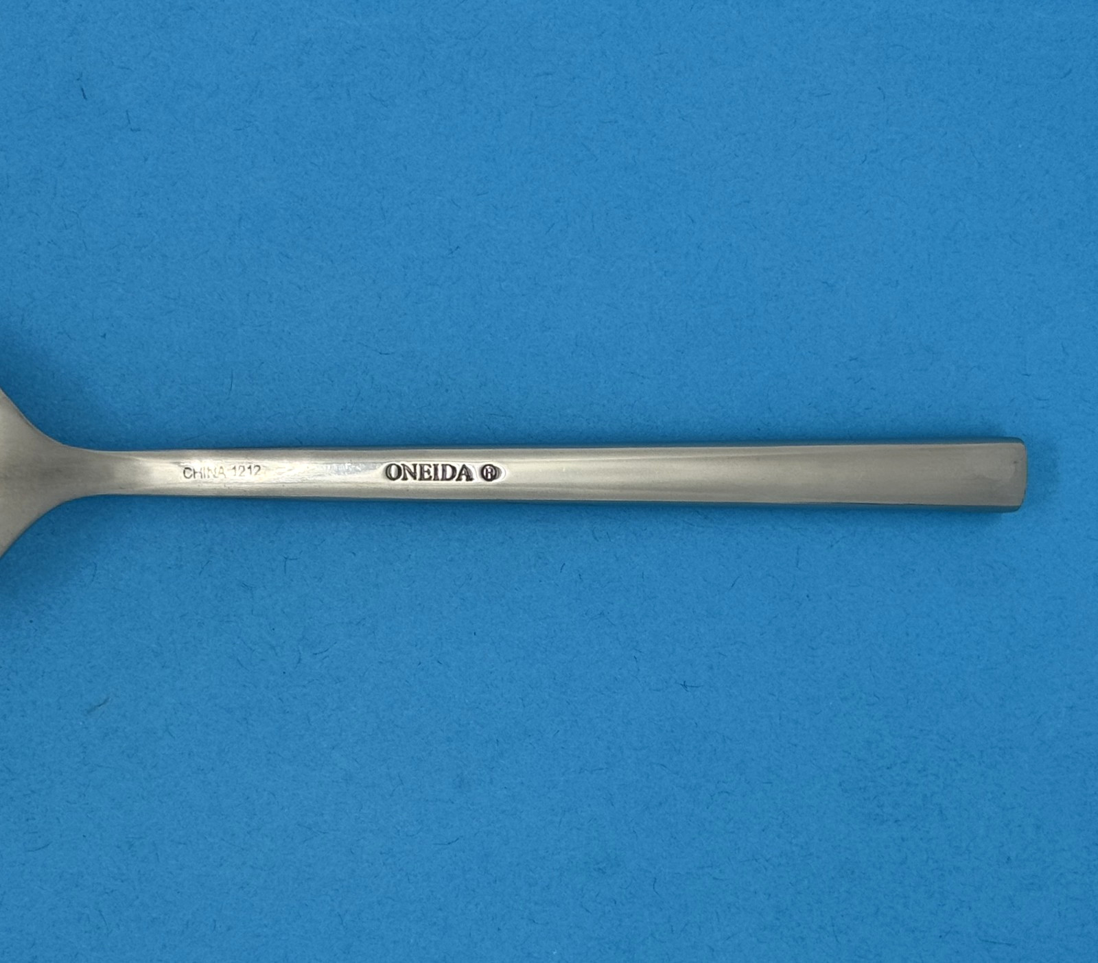 ONEIDA PORTER GLOSSY STAINLESS FLATWARE PLAIN SLENDER OVAL FLAT TIP CHINA CHOICE