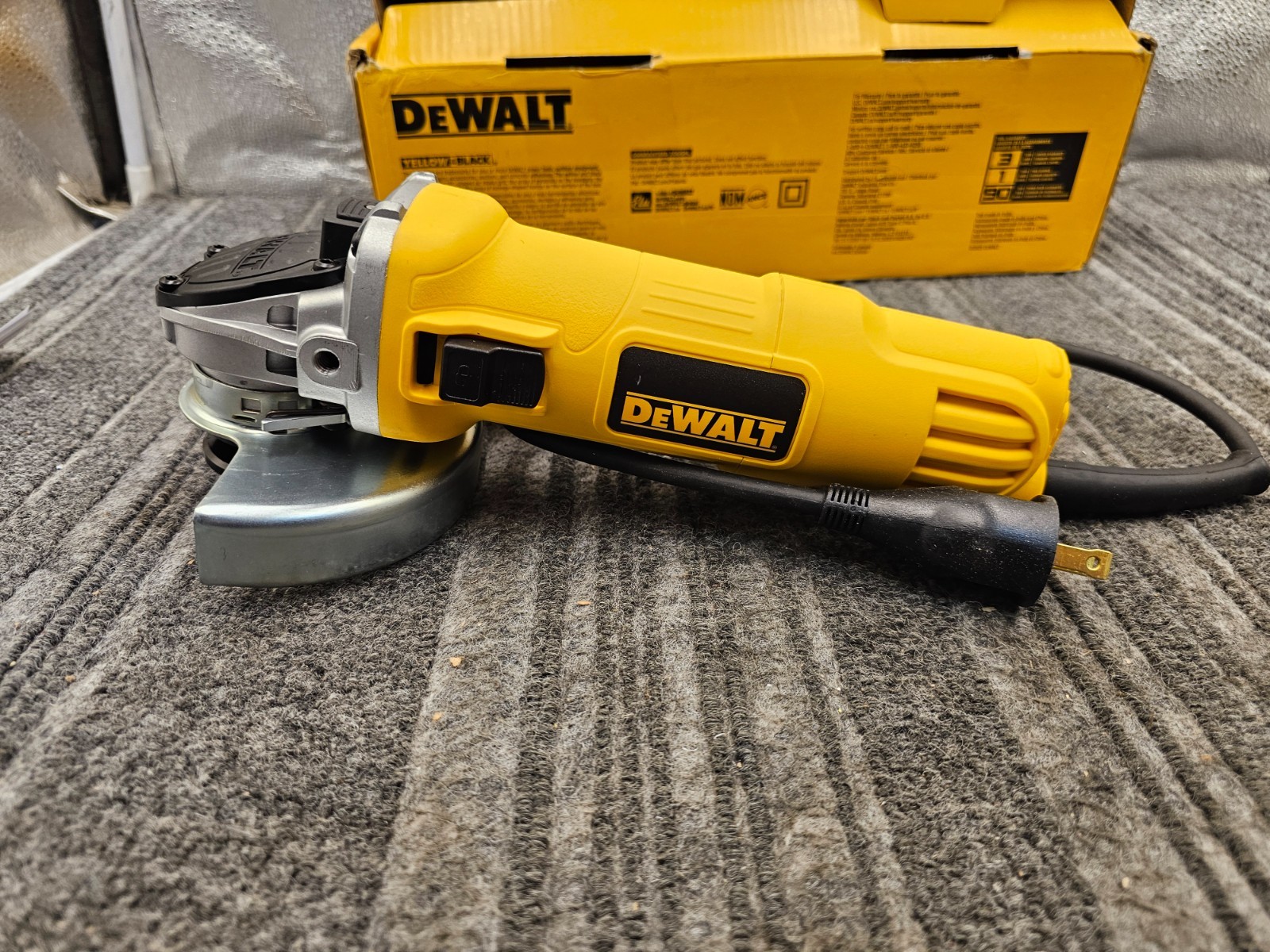 DEWALT DWE4011 18V Small Angle Grinder w/ One-Touch Guard 4-1/2″
