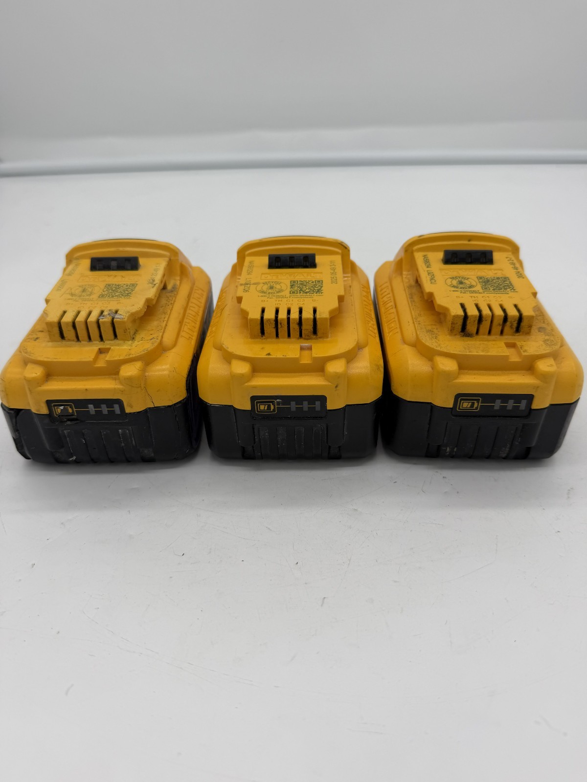 DeWalt DCB206 (Lot of 3) 6.0Ah 20V Li-Ion Batteries
