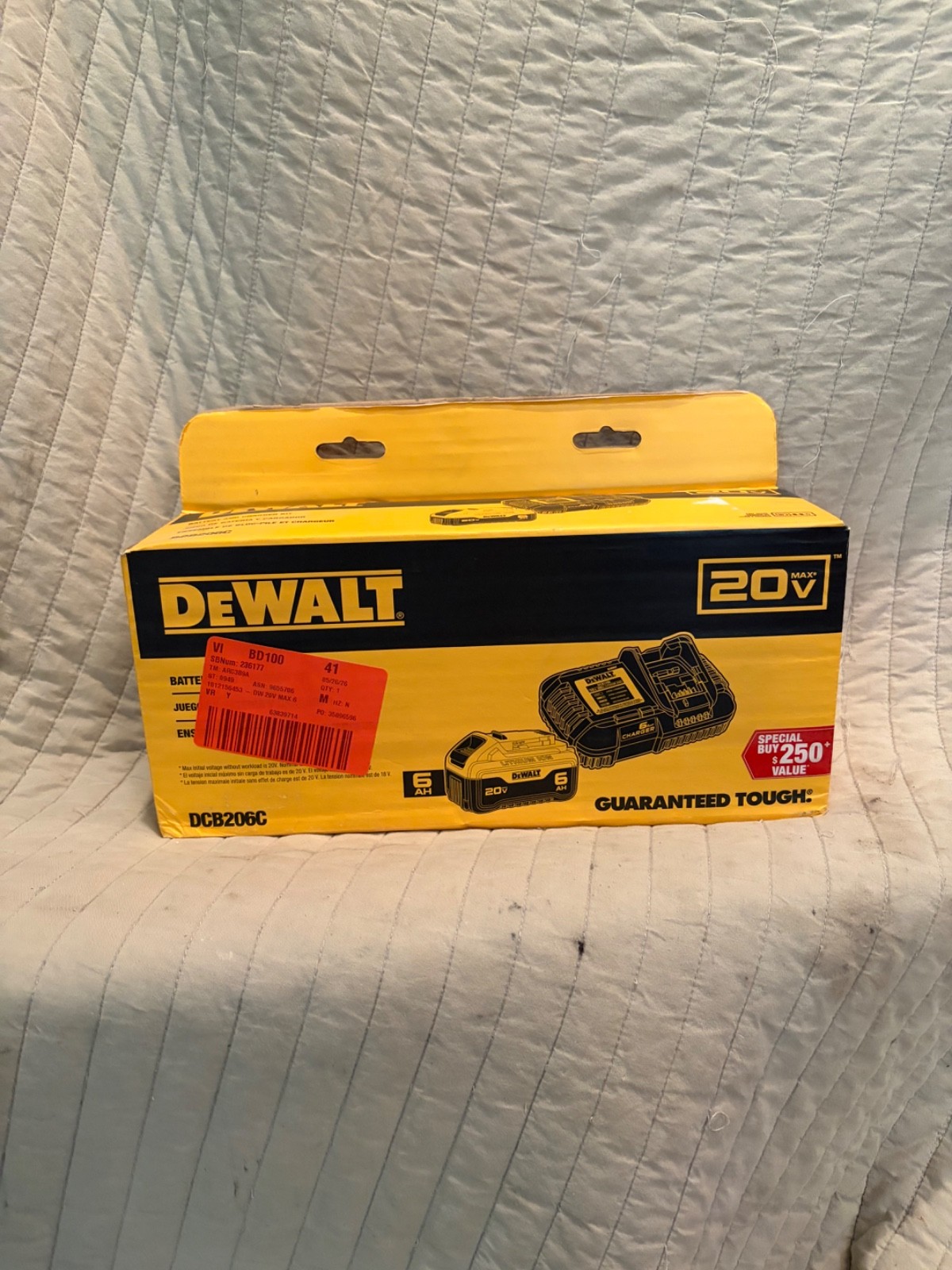 New Dewalt DCB206C 20-Volt MAX Lithium-Ion 6.0 Ah Battery Pack & Charger Kit
