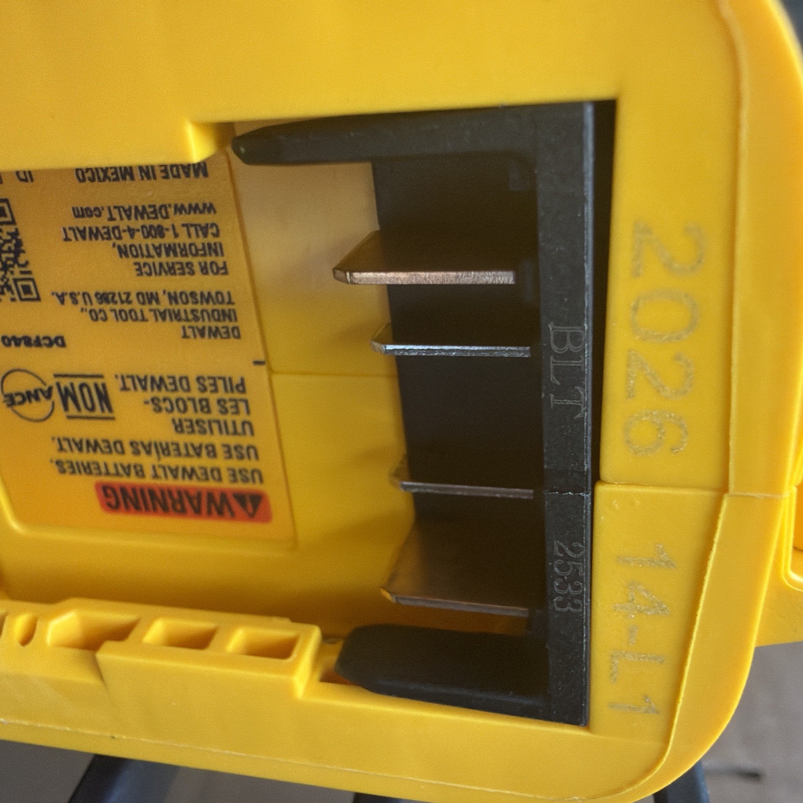 DeWALT OEM DCF840B 20V 20 Volt Brushless Cordless 1/4″ Impact Driver Tool Only